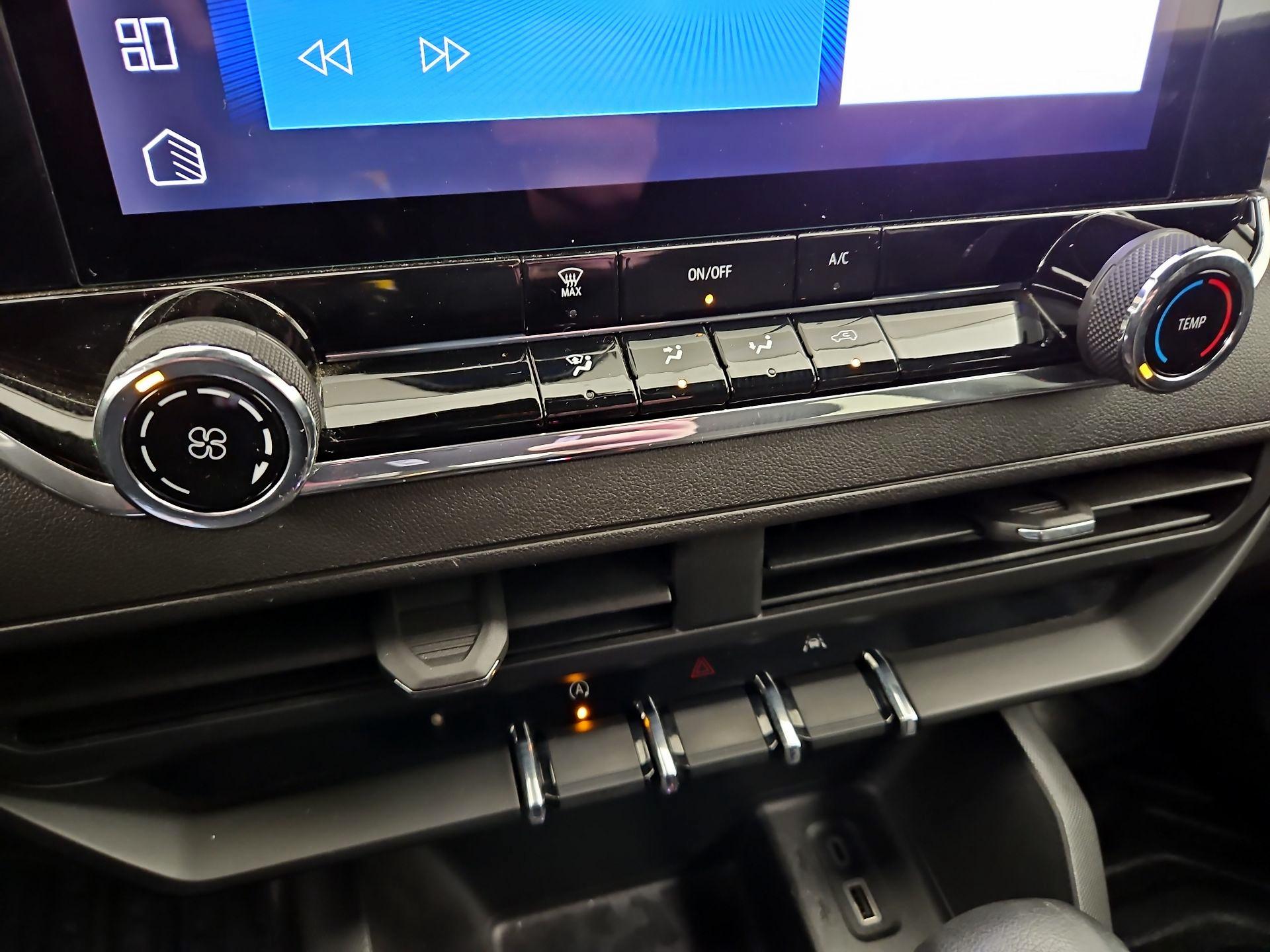 Thumbnail: 2023 Chevrolet Colorado - 17