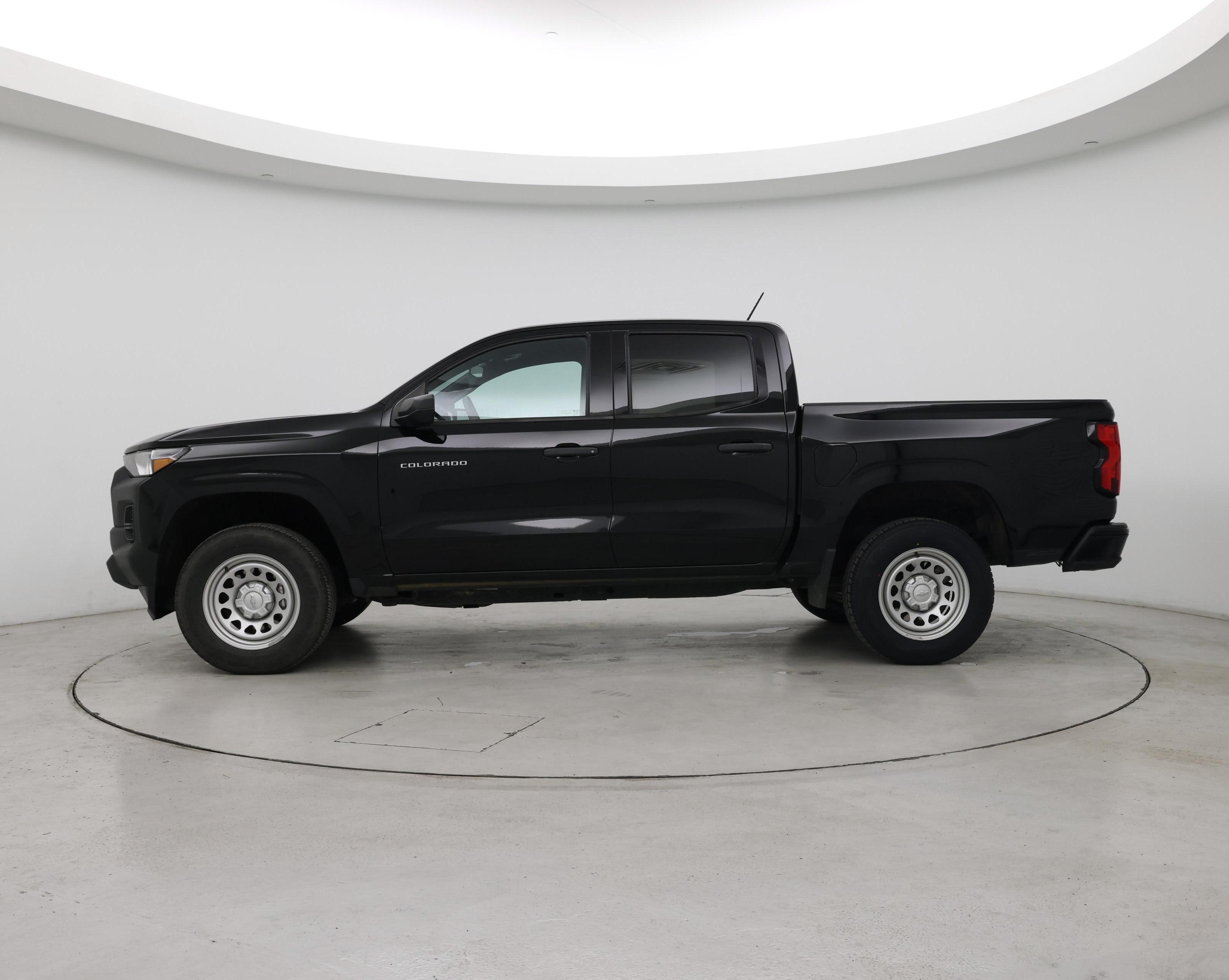 Thumbnail: 2023 Chevrolet Colorado - 3