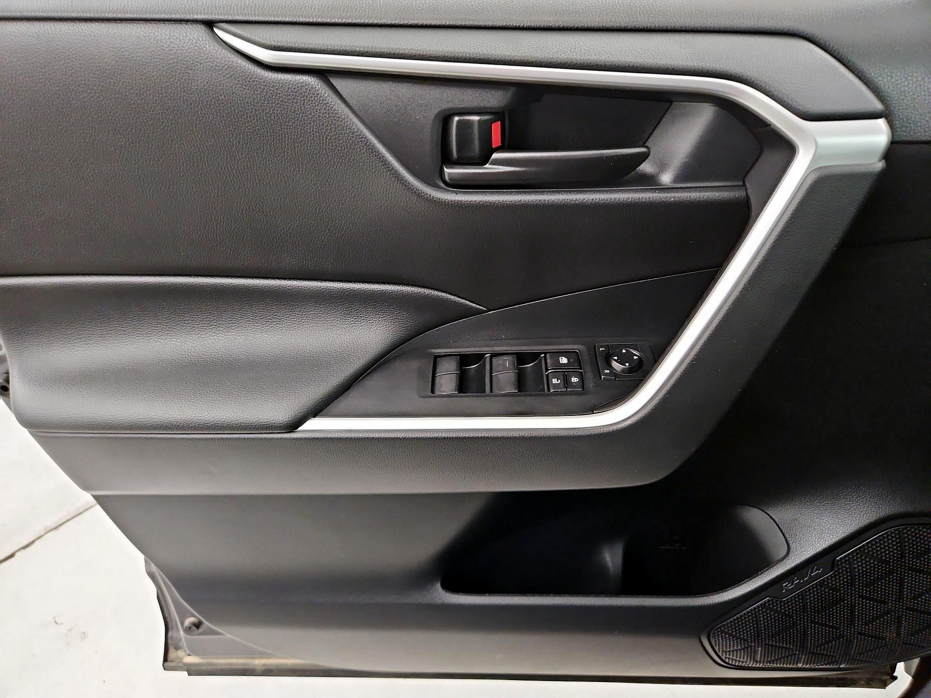 Thumbnail: 2024 Toyota RAV4 - 12