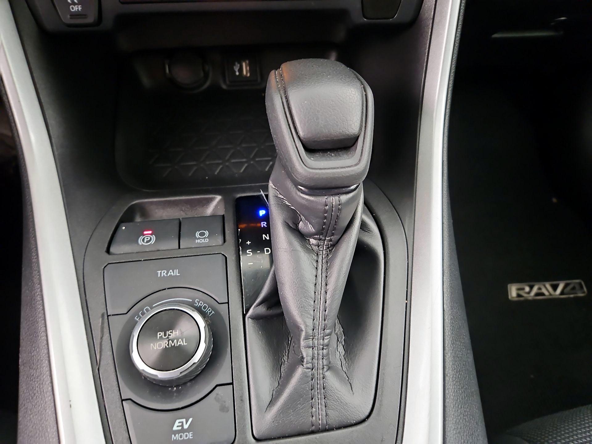 Thumbnail: 2024 Toyota RAV4 - 17