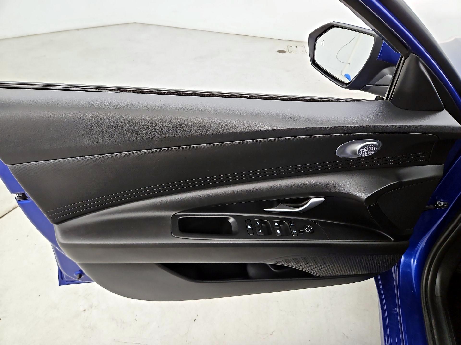 Thumbnail: 2023 Hyundai Elantra - 12