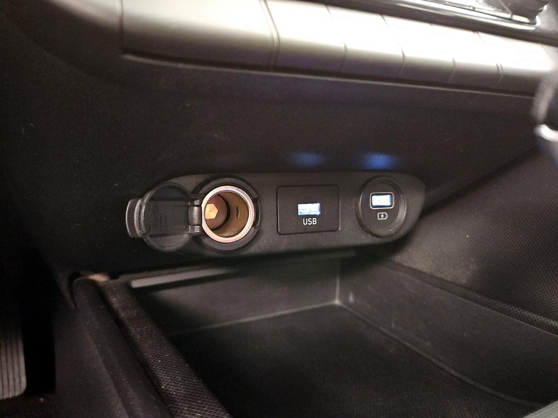 Thumbnail: 2023 Hyundai Elantra - 18