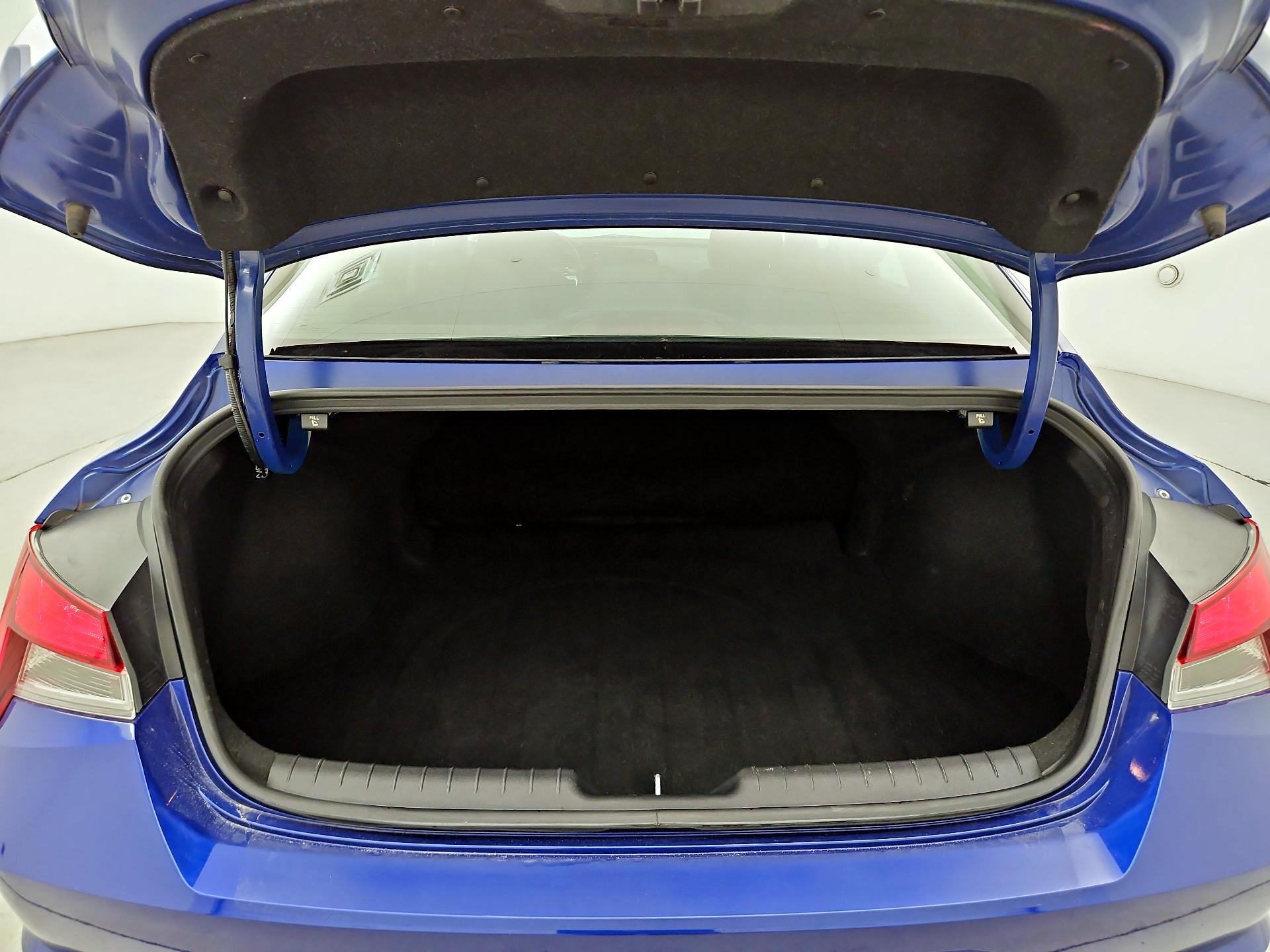 Thumbnail: 2023 Hyundai Elantra - 20