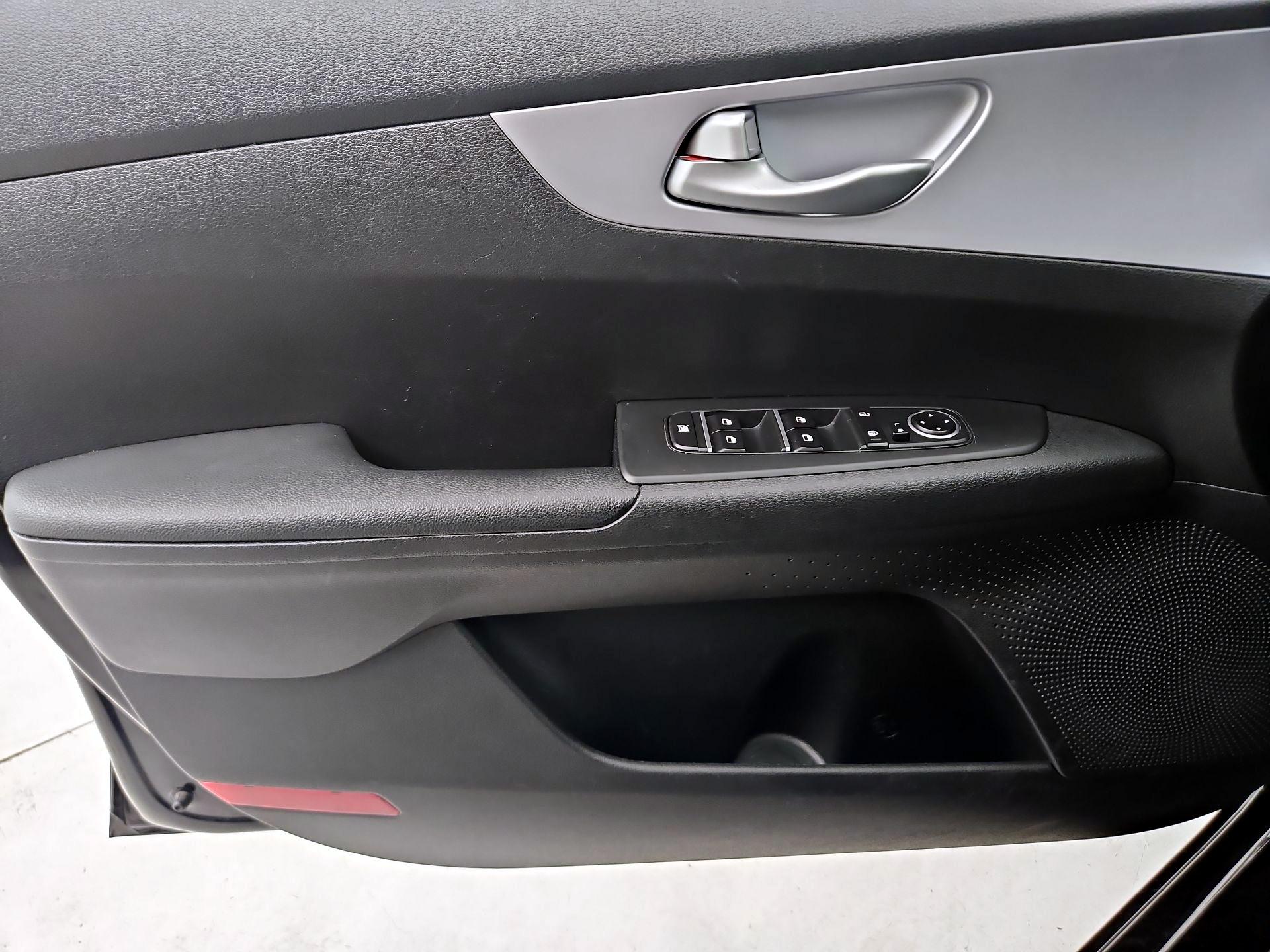 Thumbnail: 2024 Kia Forte - 12