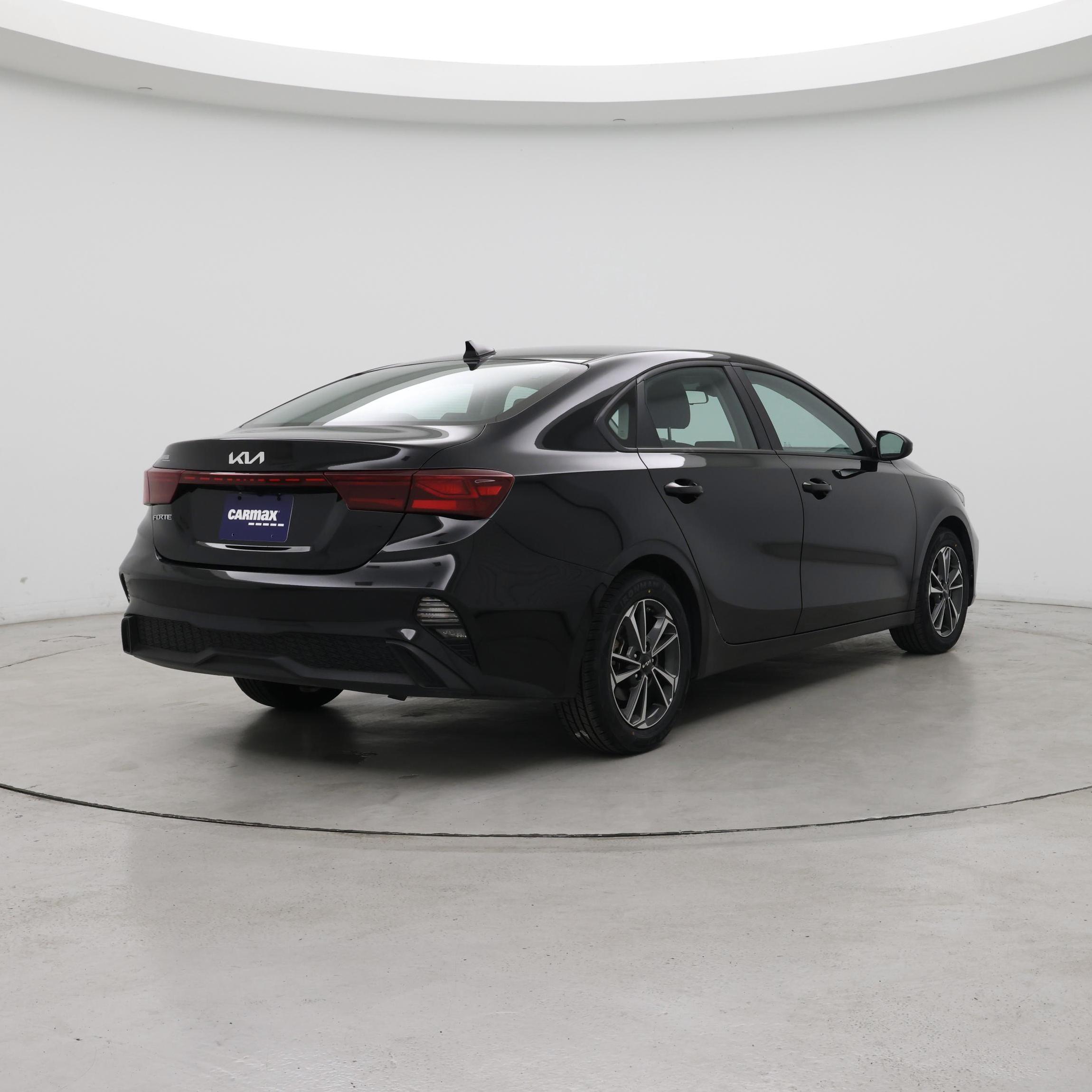 Thumbnail: 2024 Kia Forte - 8