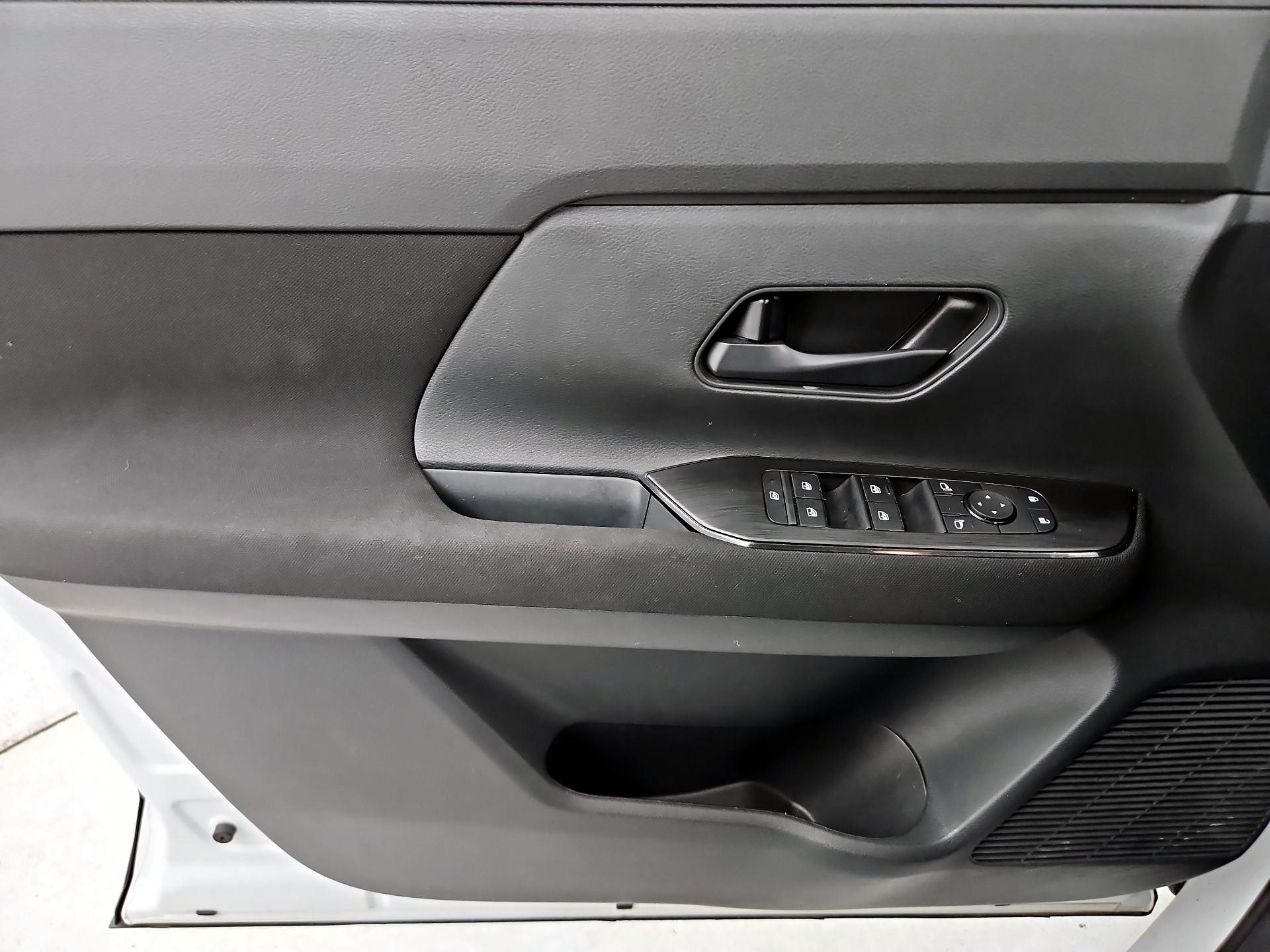 Thumbnail: 2025 Nissan Kicks - 12