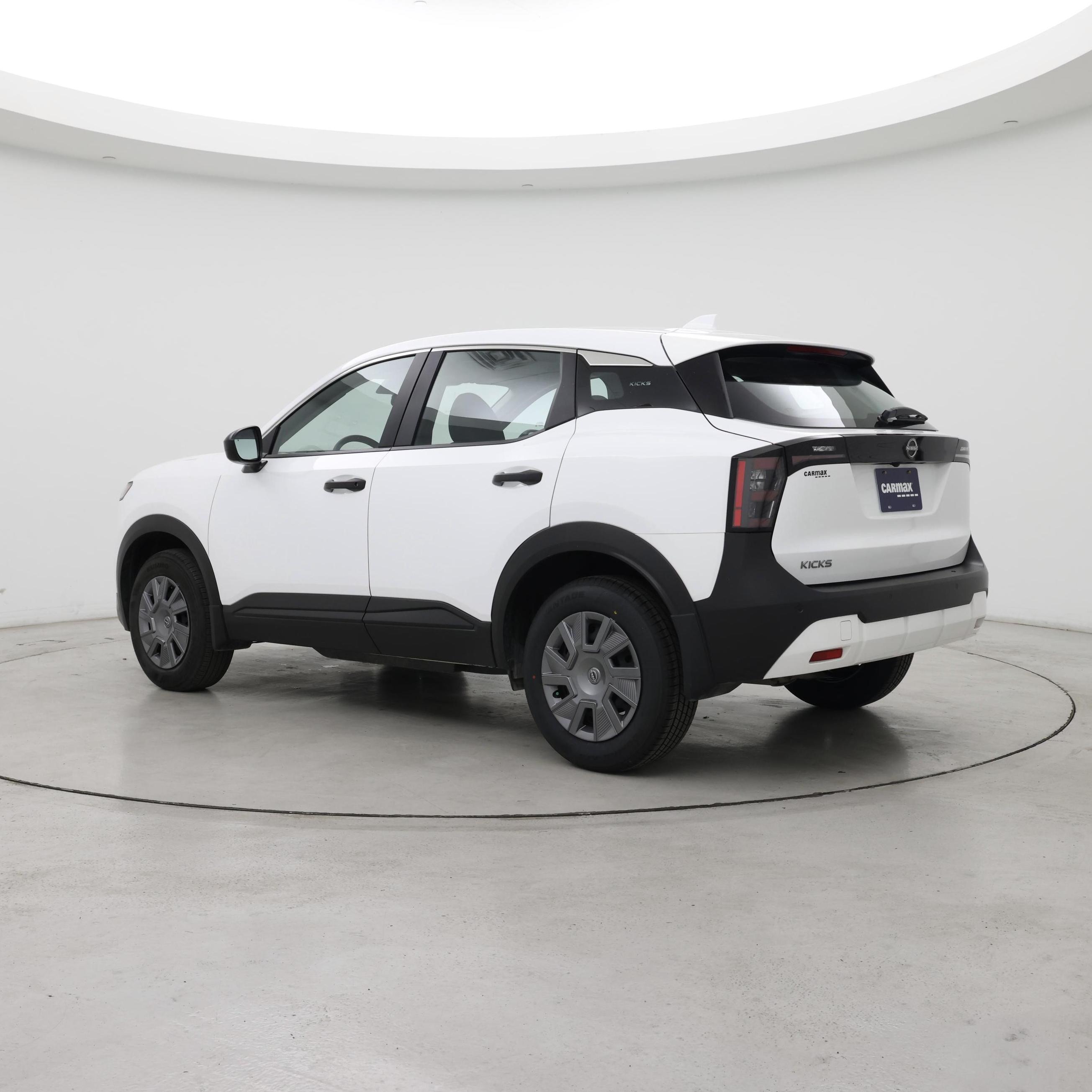 Thumbnail: 2025 Nissan Kicks - 2