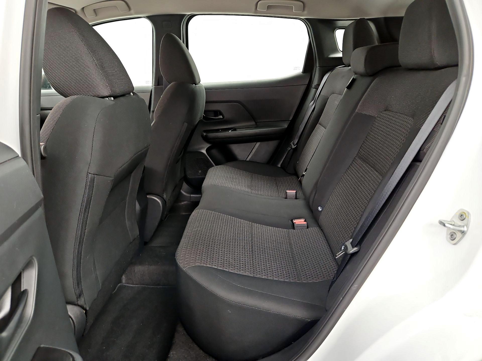 Thumbnail: 2025 Nissan Kicks - 19