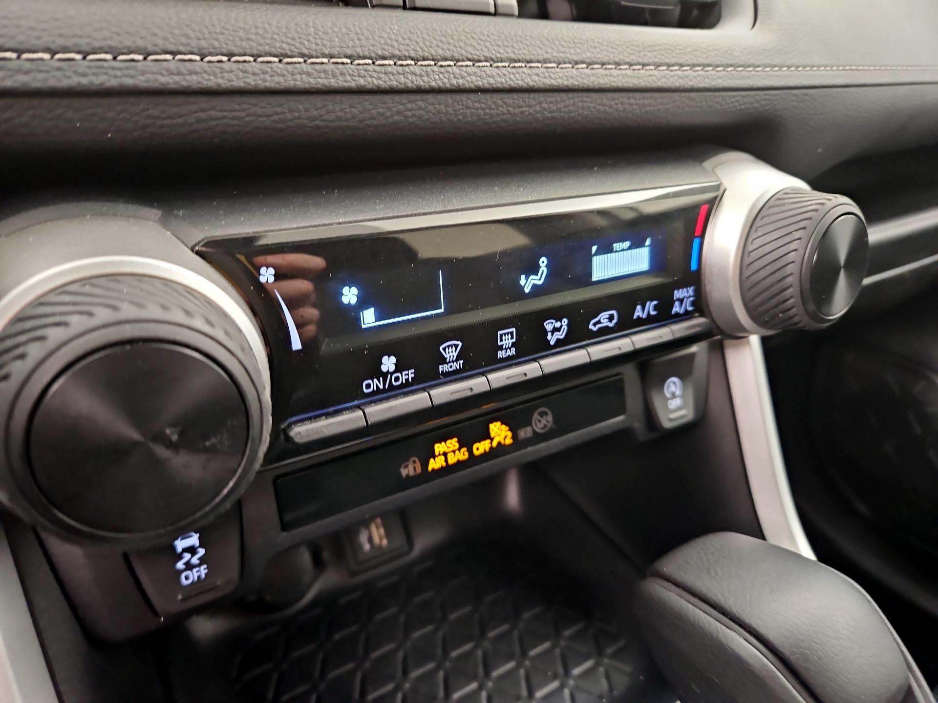 Thumbnail: 2024 Toyota RAV4 - 16