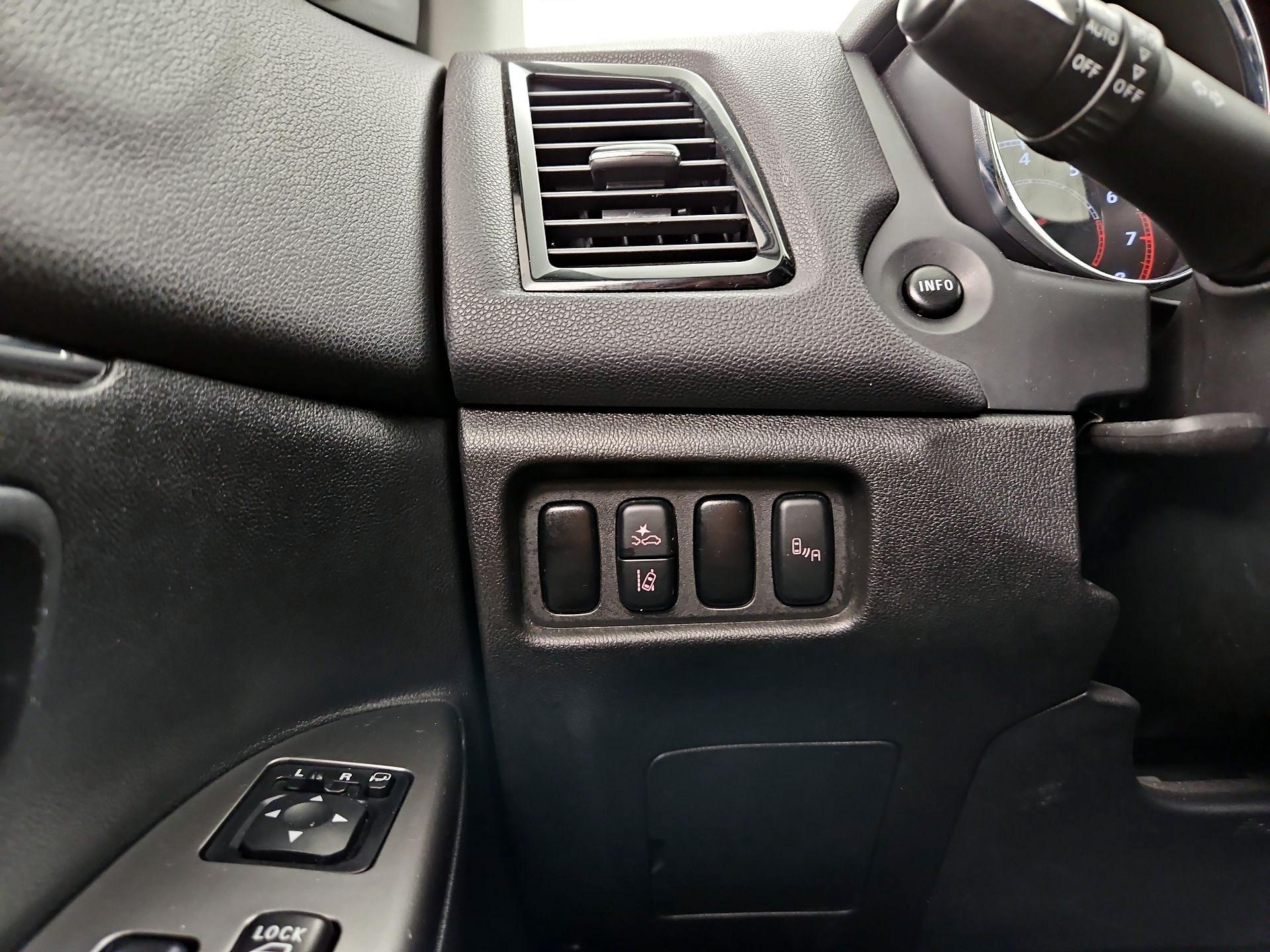 Thumbnail: 2024 Mitsubishi Outlander Sport - 13