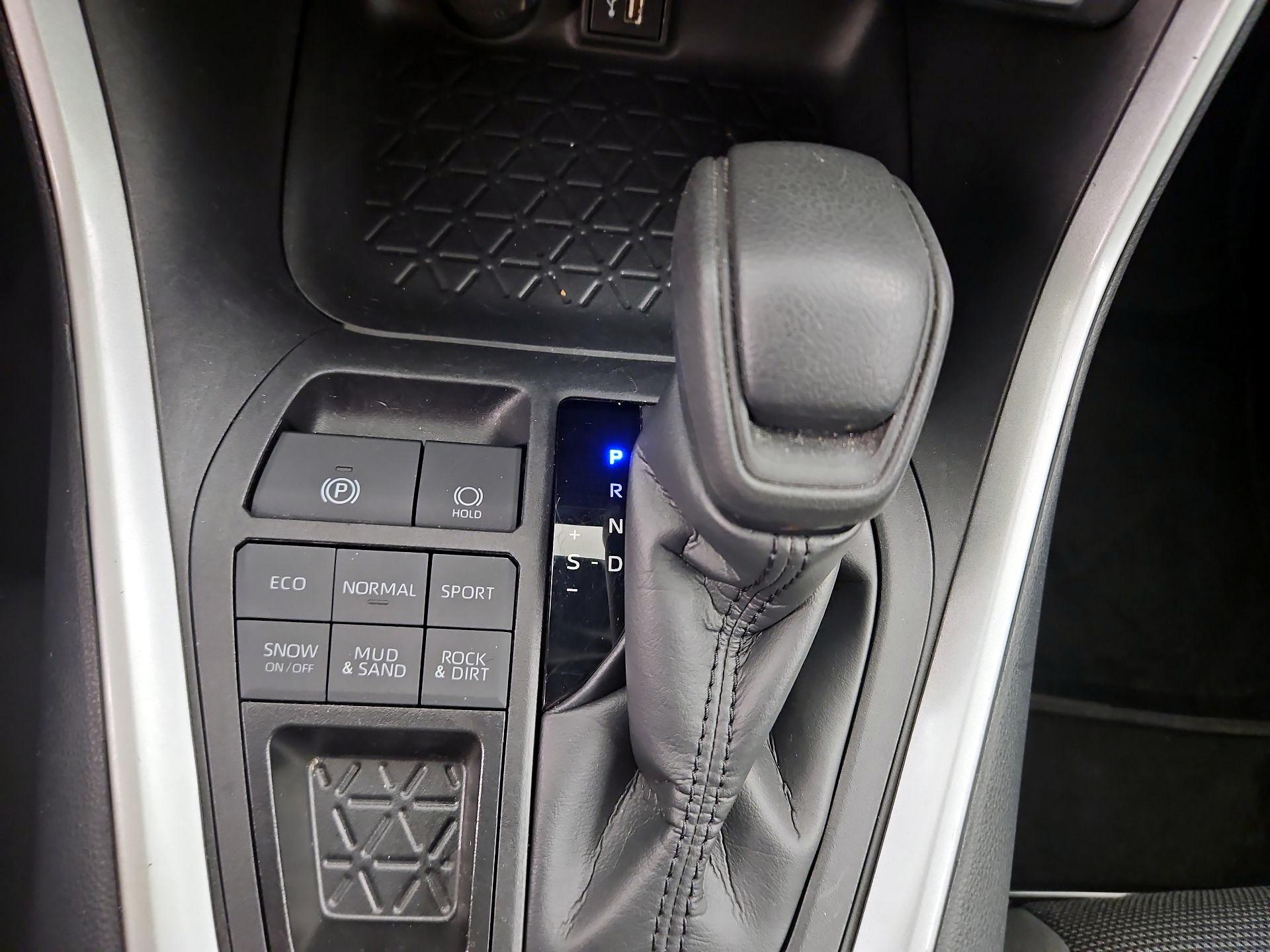 Thumbnail: 2024 Toyota RAV4 - 17