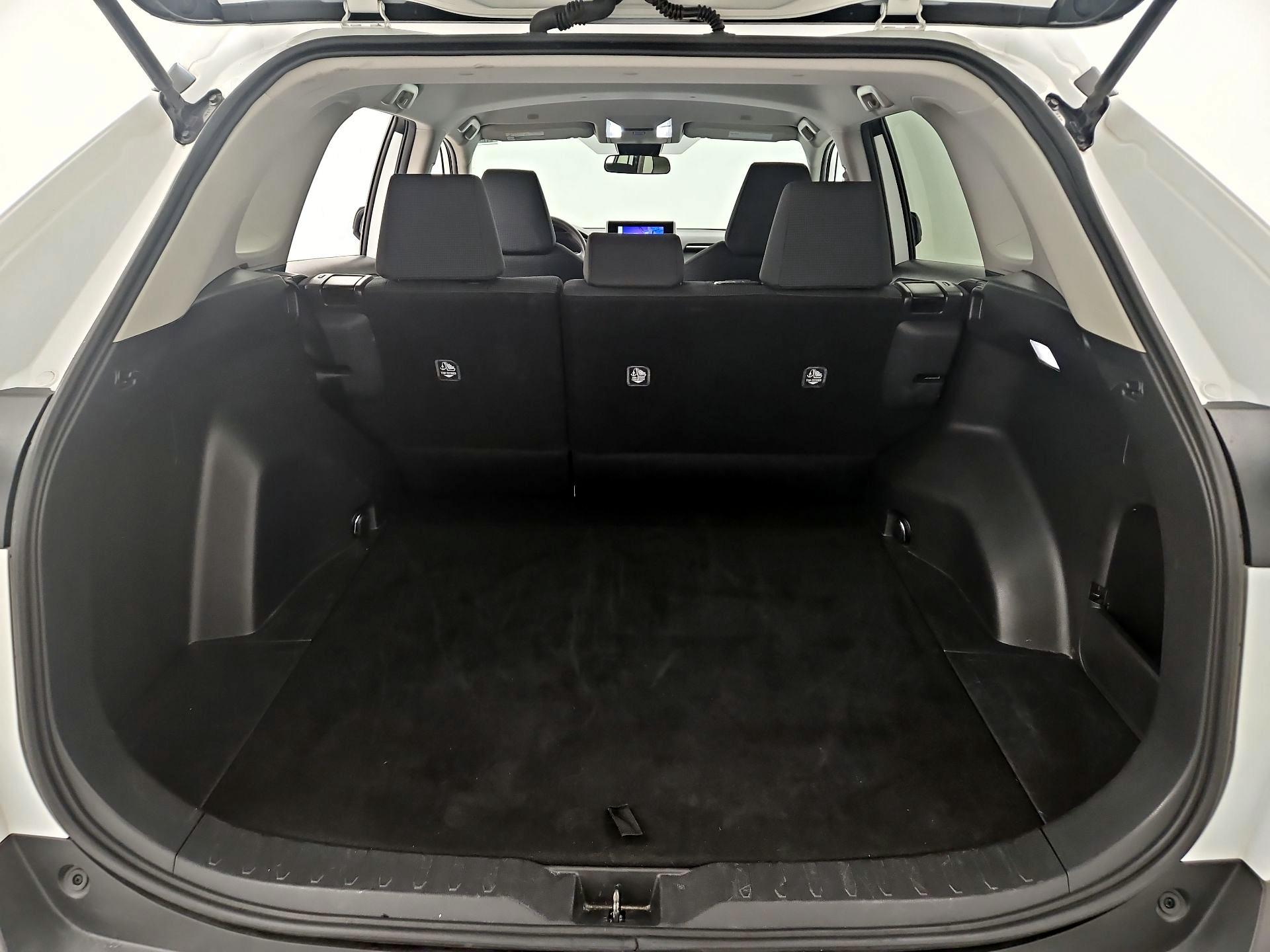 Thumbnail: 2024 Toyota RAV4 - 20