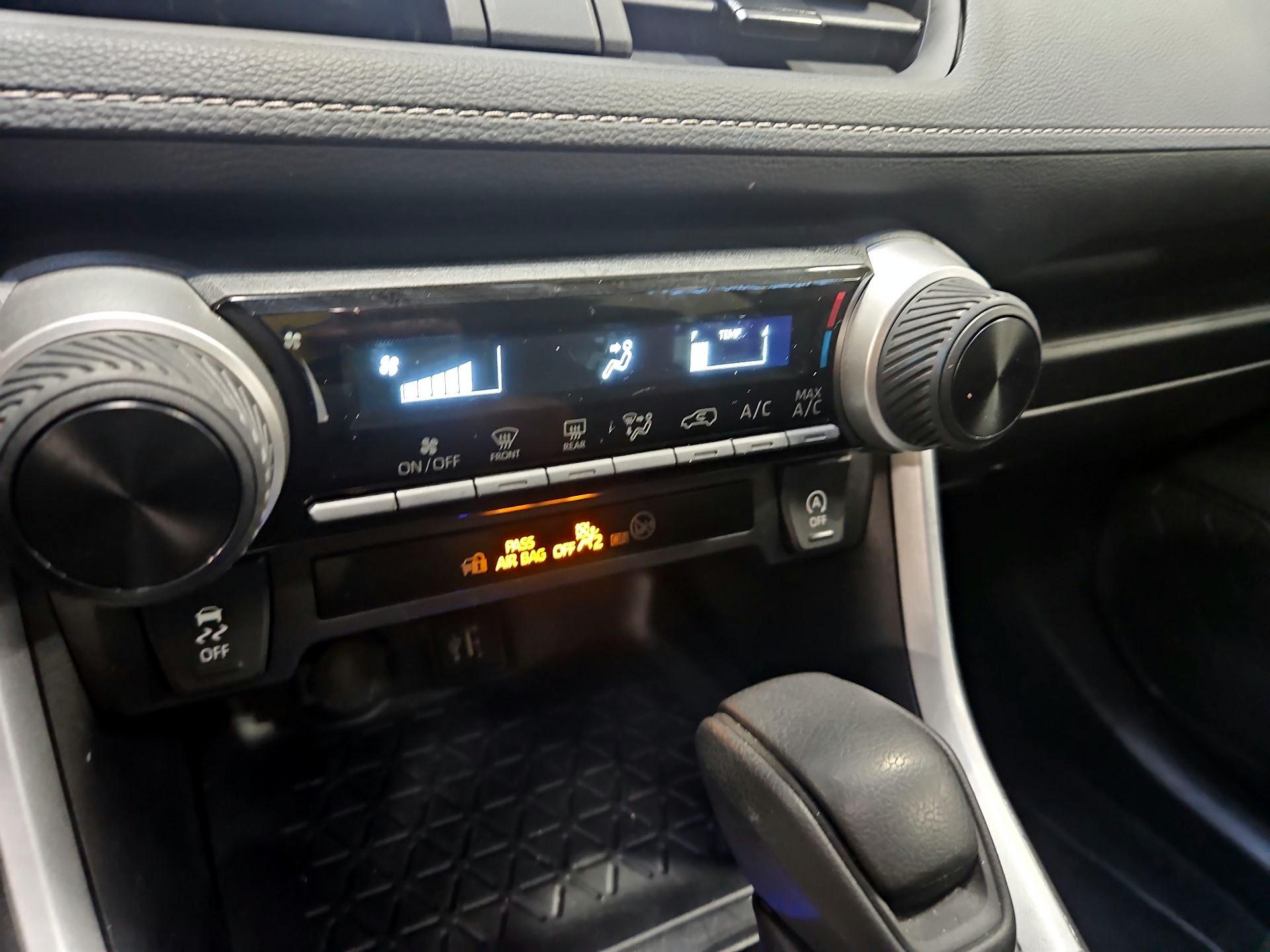 Thumbnail: 2024 Toyota RAV4 - 16