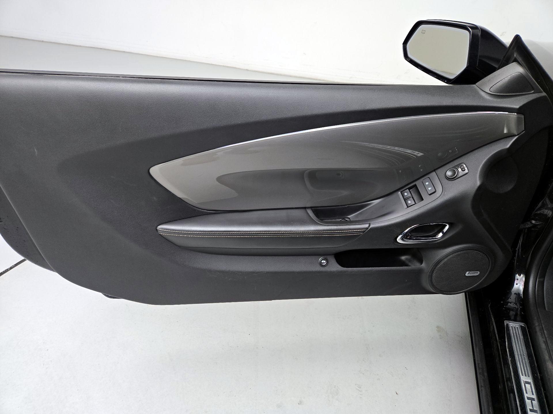 Thumbnail: 2015 Chevrolet Camaro - 12