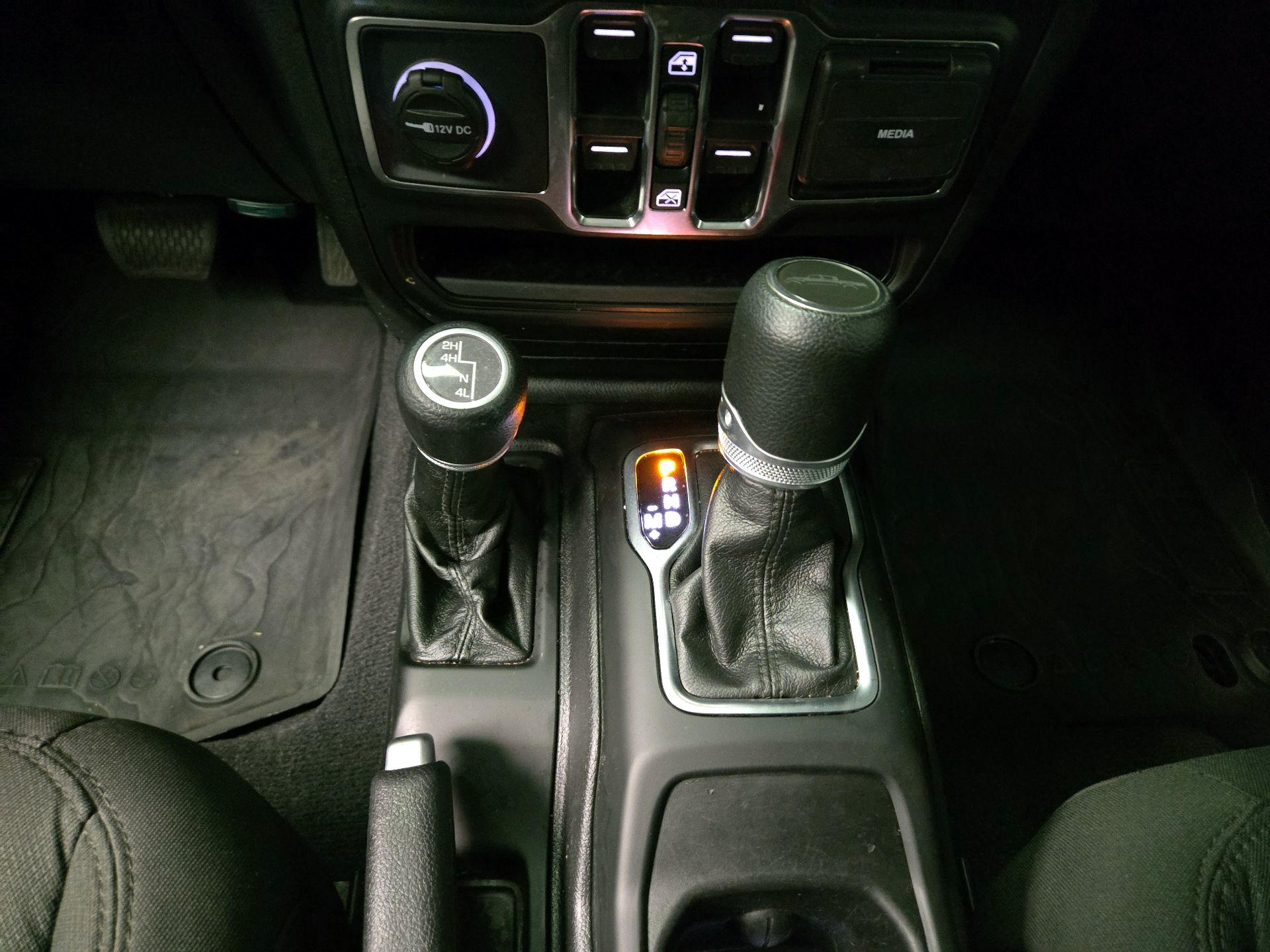 Thumbnail: 2021 Jeep Gladiator - 18