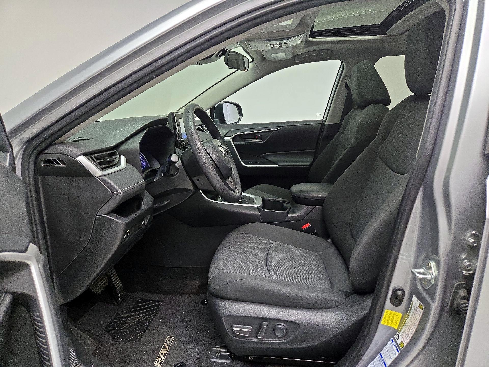 Thumbnail: 2022 Toyota RAV4 - 11