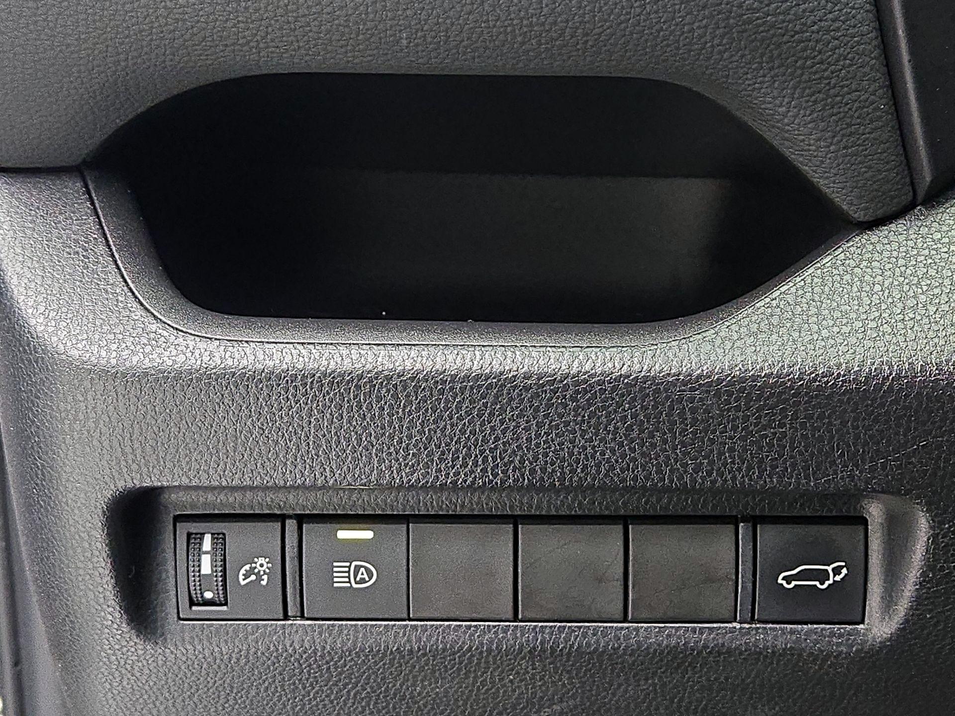 Thumbnail: 2022 Toyota RAV4 - 13