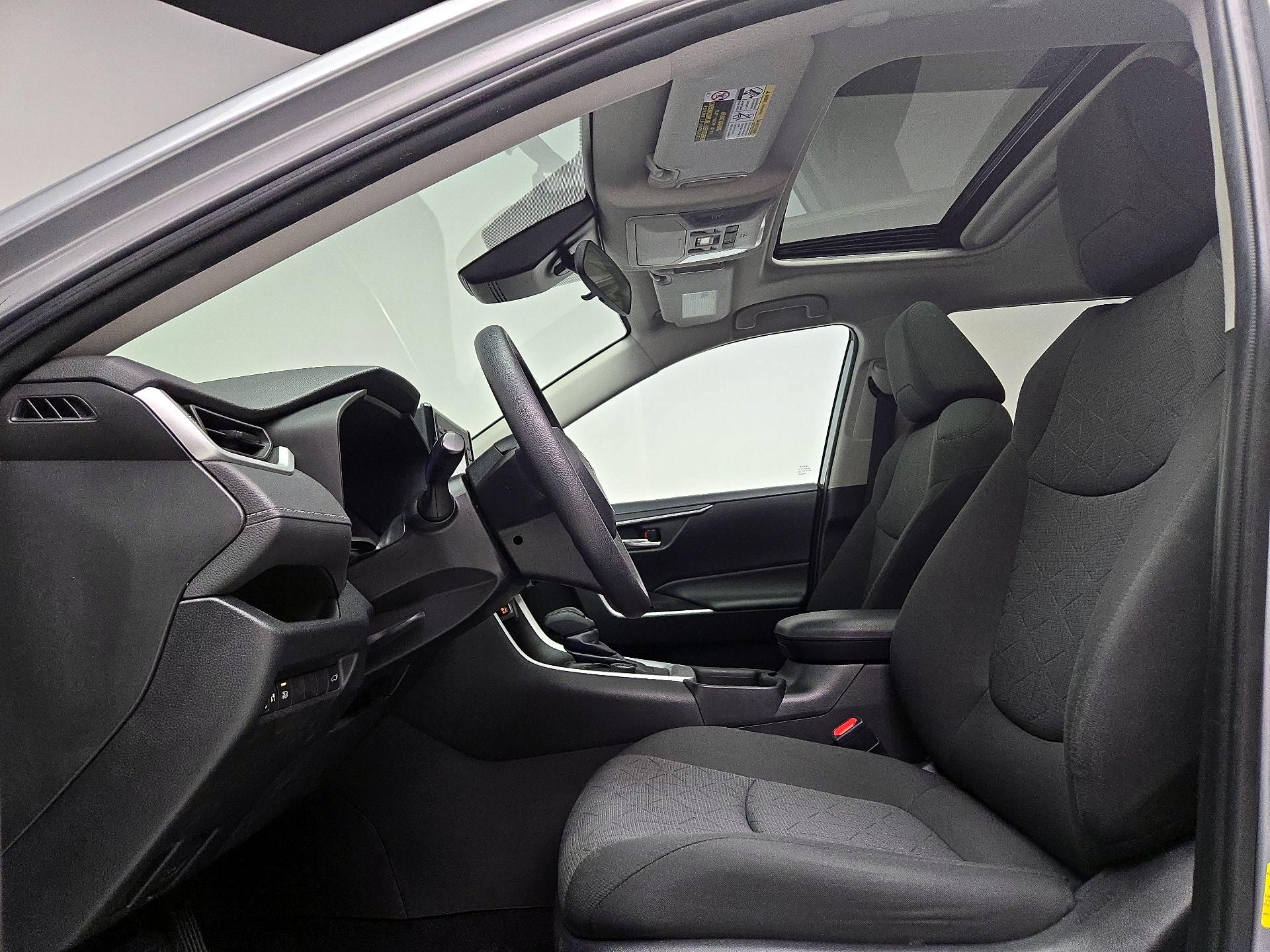 Thumbnail: 2022 Toyota RAV4 - 19