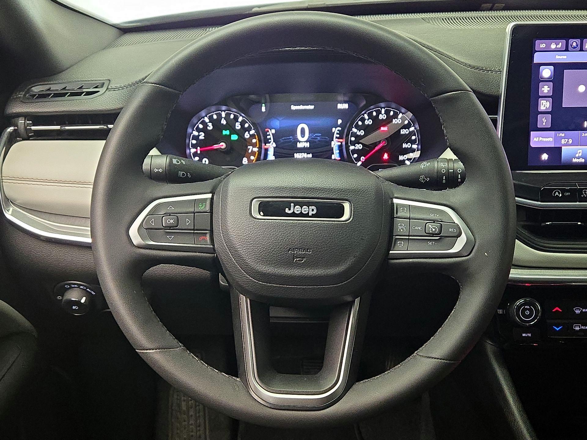 Thumbnail: 2023 Jeep Compass - 10