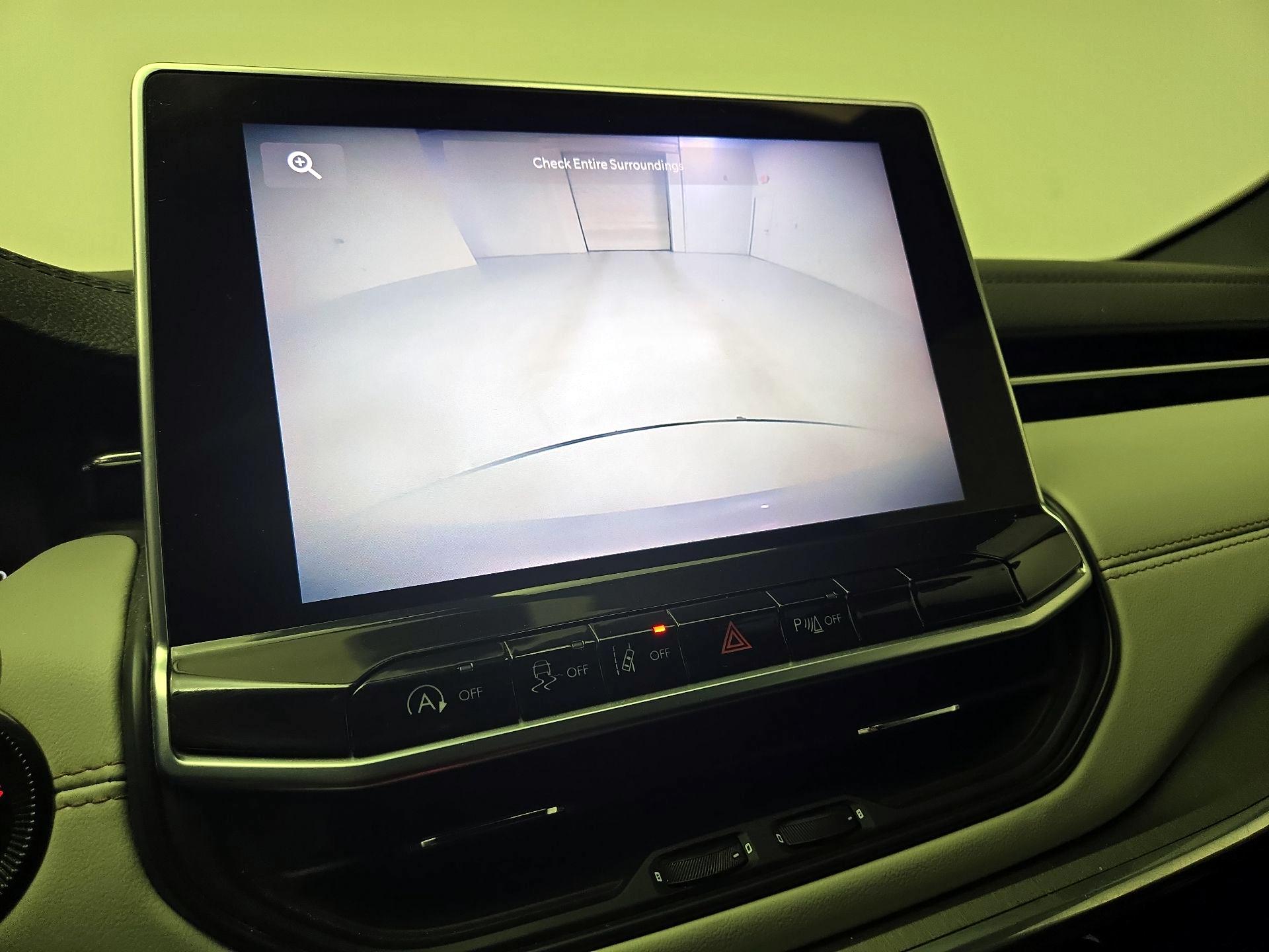 Thumbnail: 2023 Jeep Compass - 14