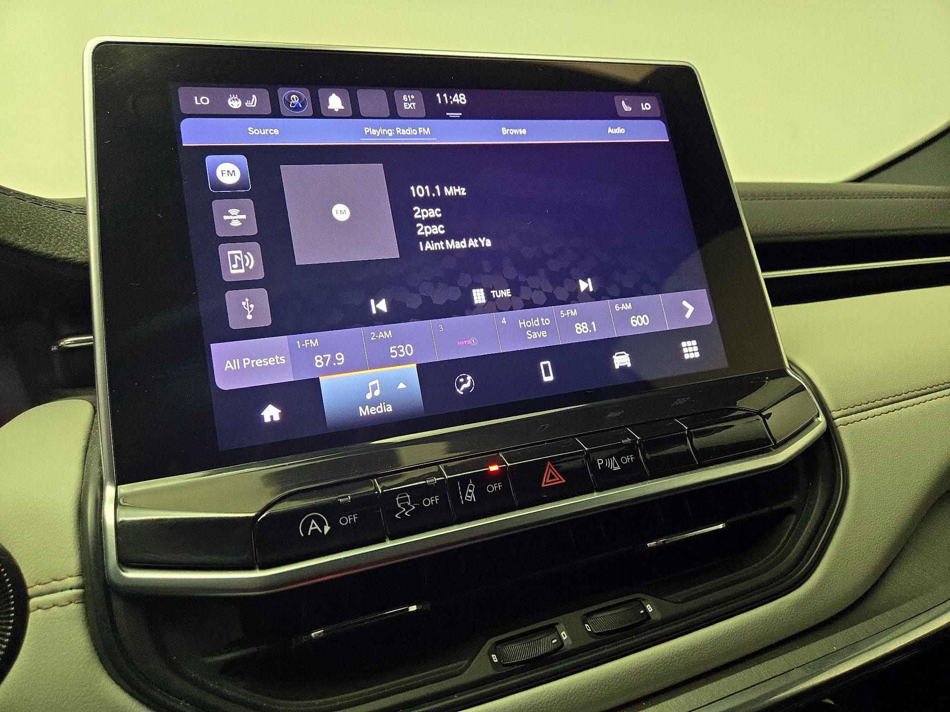 Thumbnail: 2023 Jeep Compass - 15