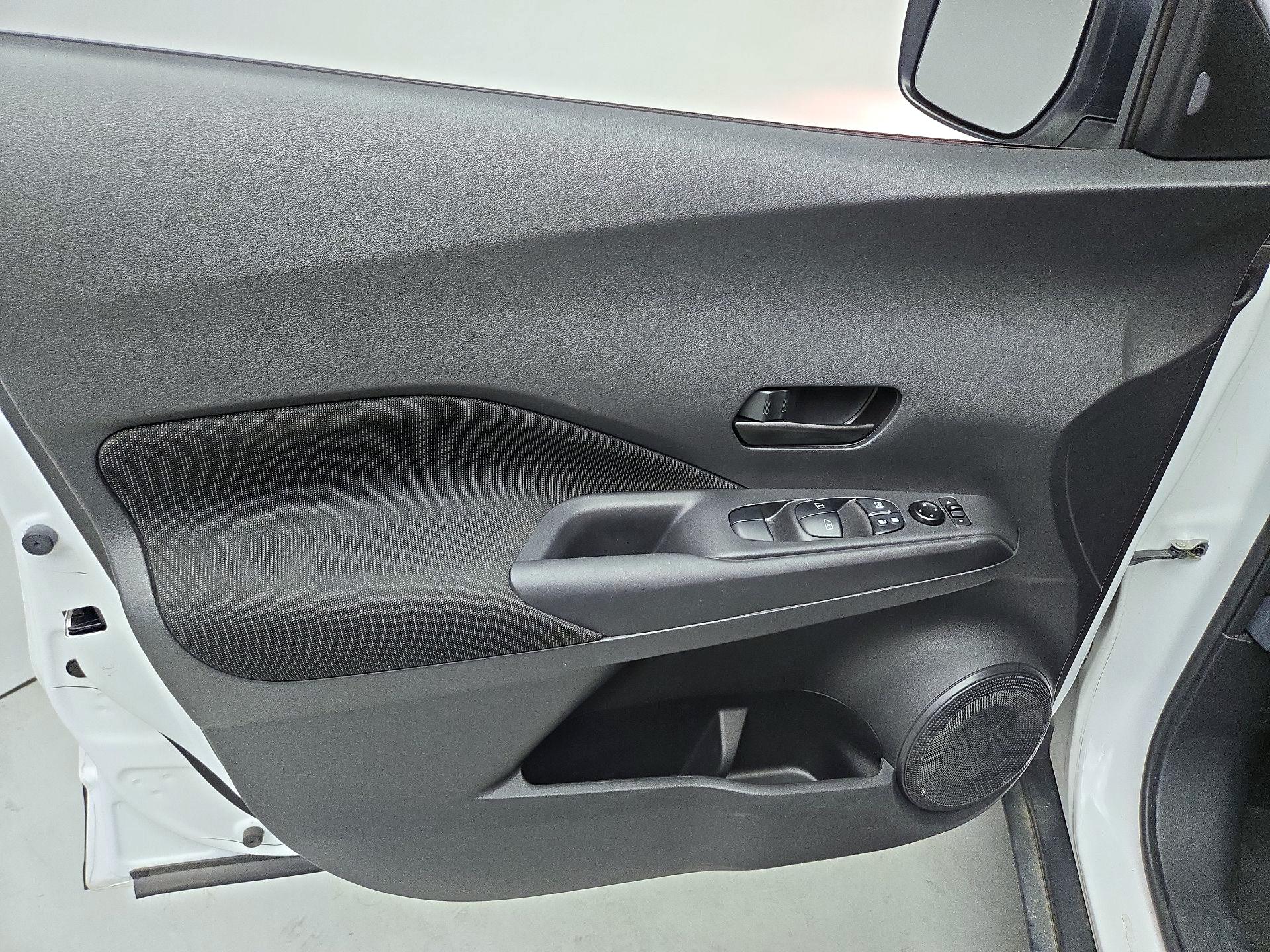 Thumbnail: 2022 Nissan Kicks - 12