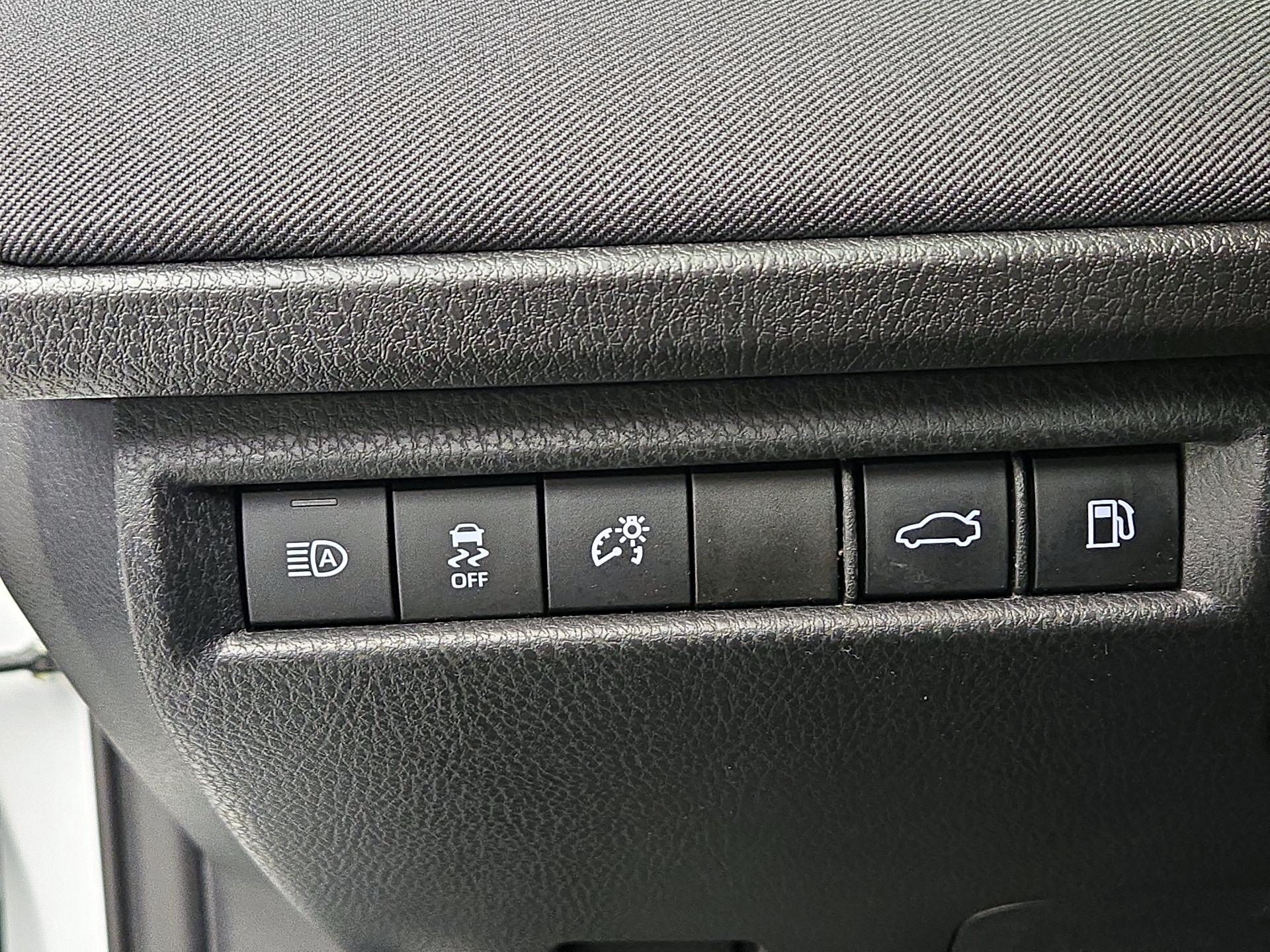 Thumbnail: 2025 Toyota Camry - 13