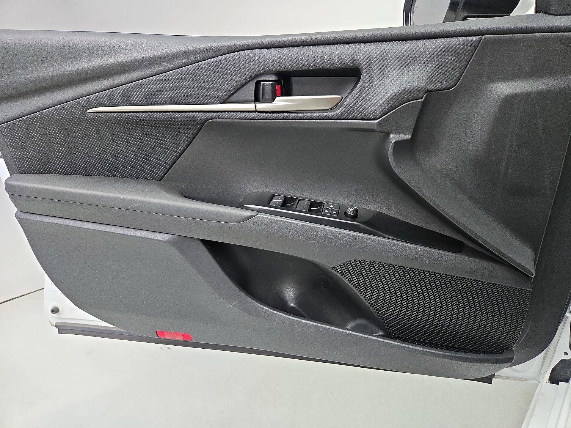 Thumbnail: 2025 Toyota Camry - 12