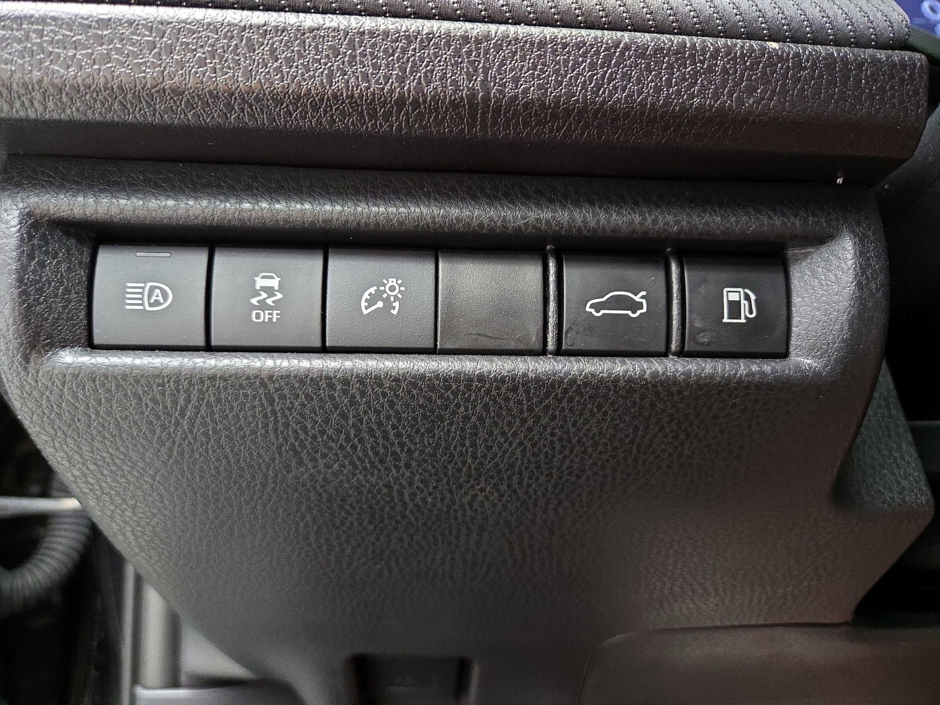 Thumbnail: 2025 Toyota Camry - 13