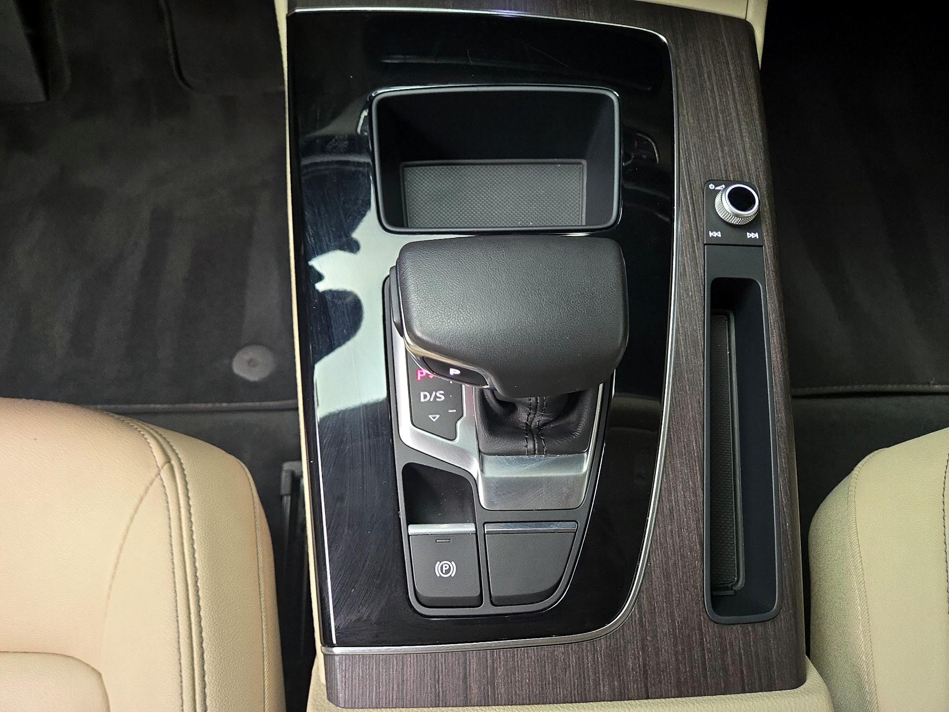 Thumbnail: 2023 Audi Q5 - 17