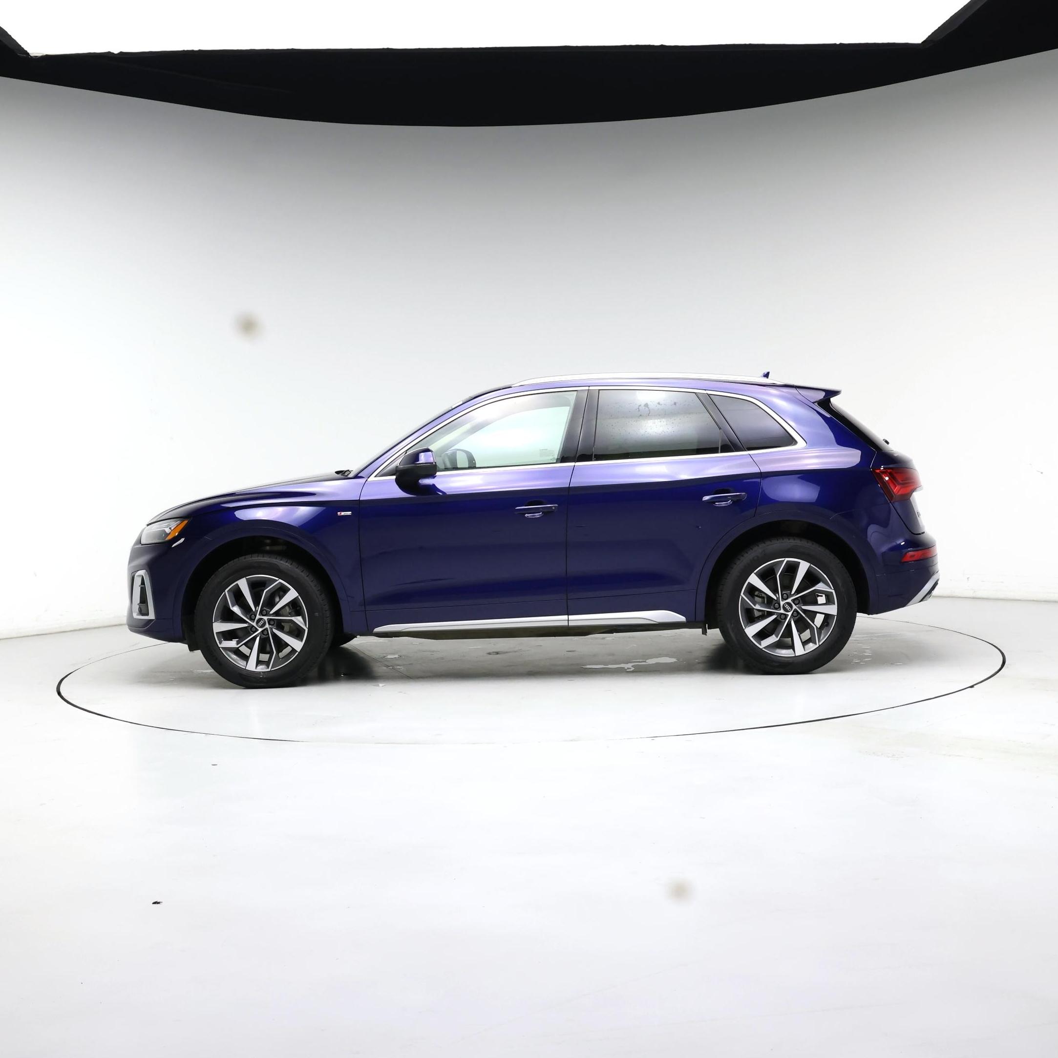 Thumbnail: 2023 Audi Q5 - 3