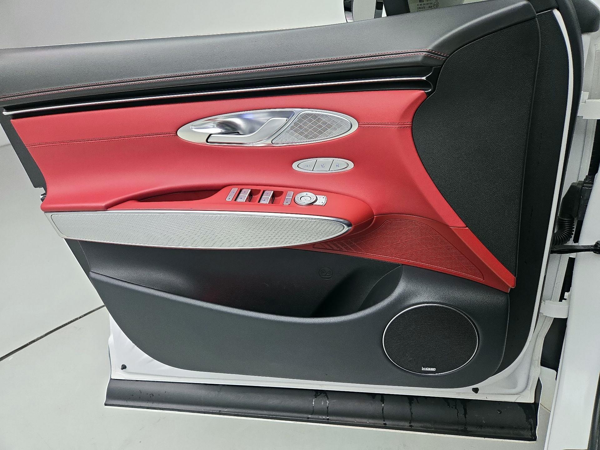 Thumbnail: 2023 Genesis GV70 - 12