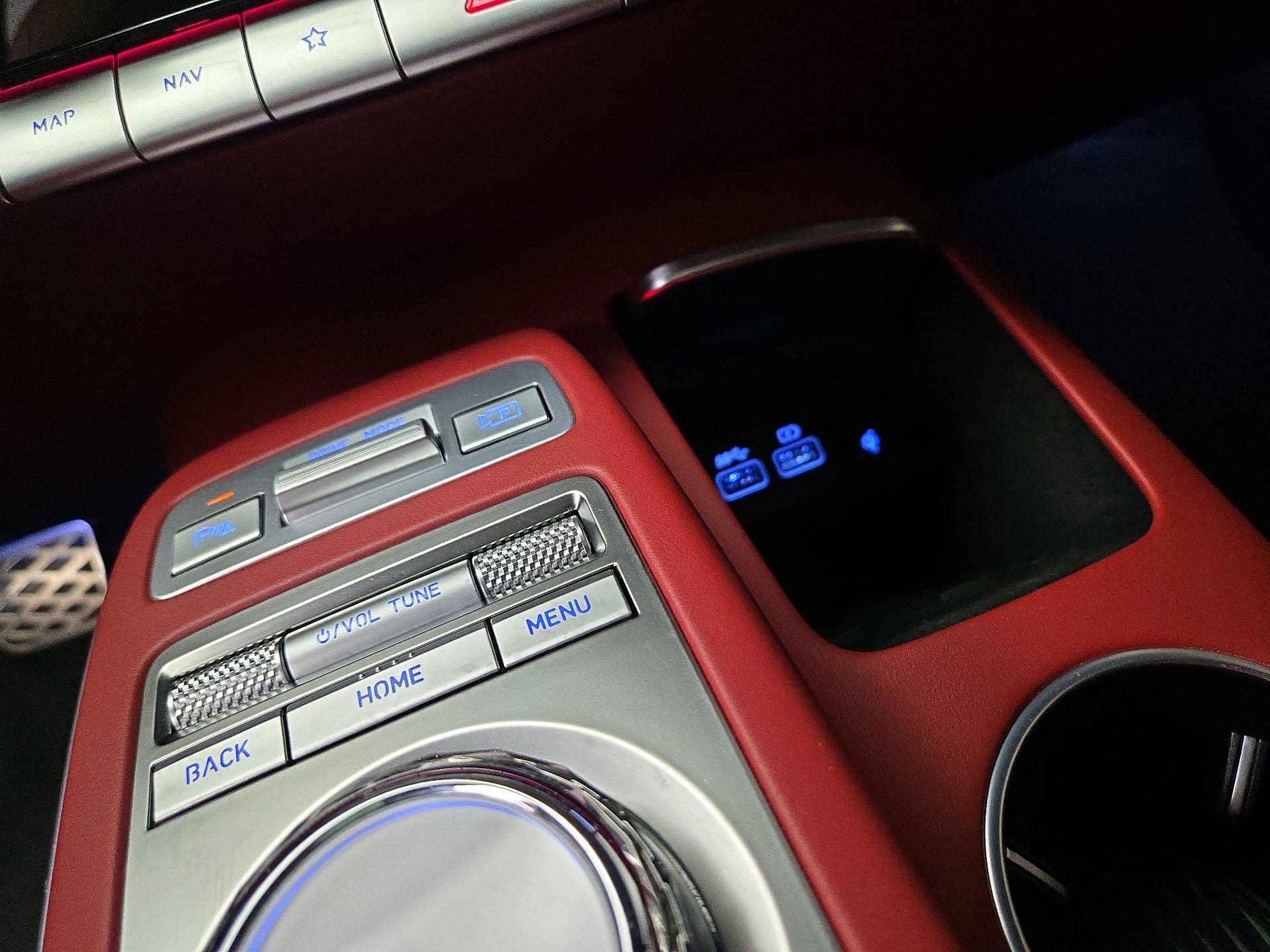 Thumbnail: 2023 Genesis GV70 - 19