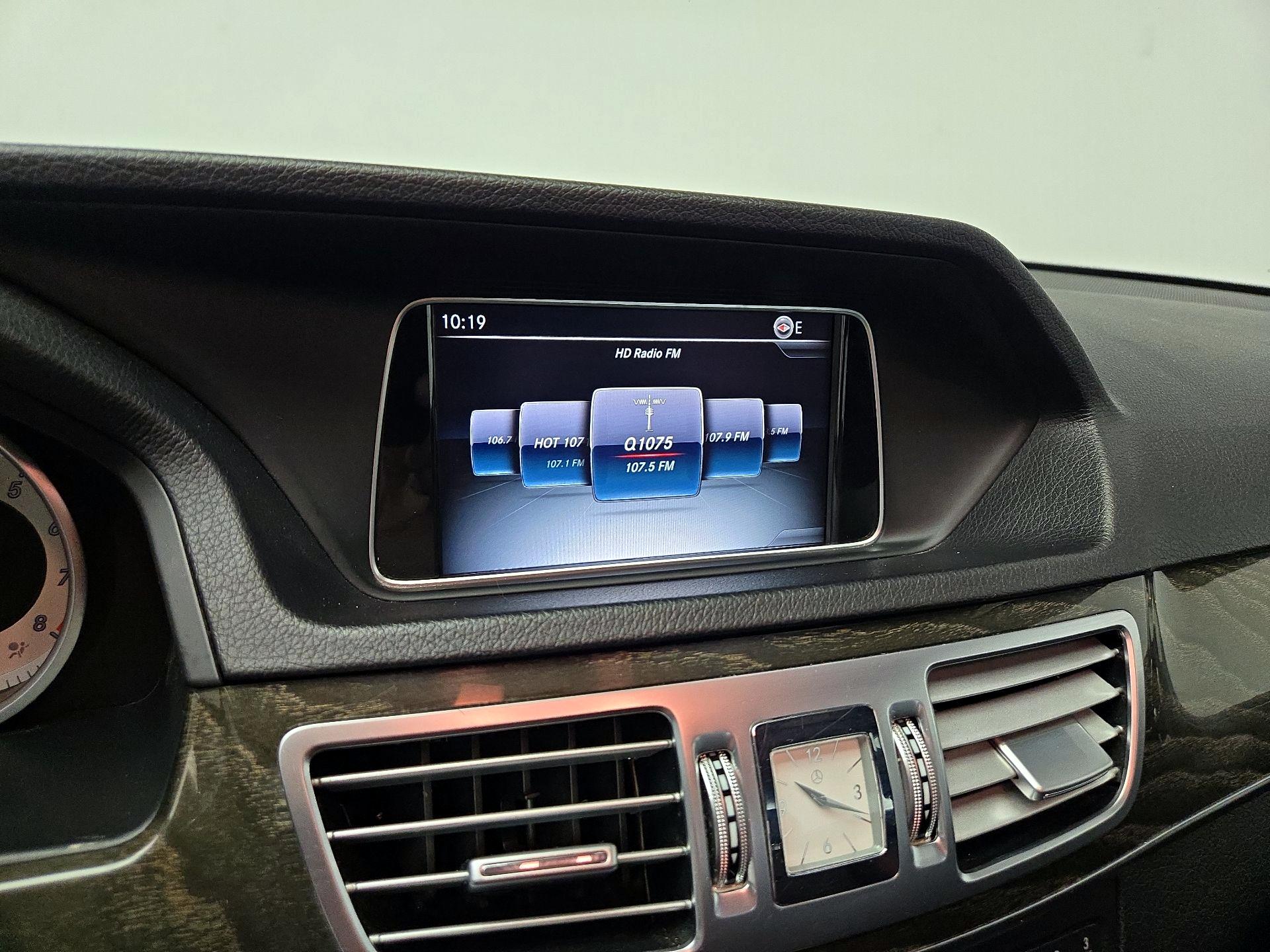 Thumbnail: 2016 Mercedes-Benz E-Class - 15