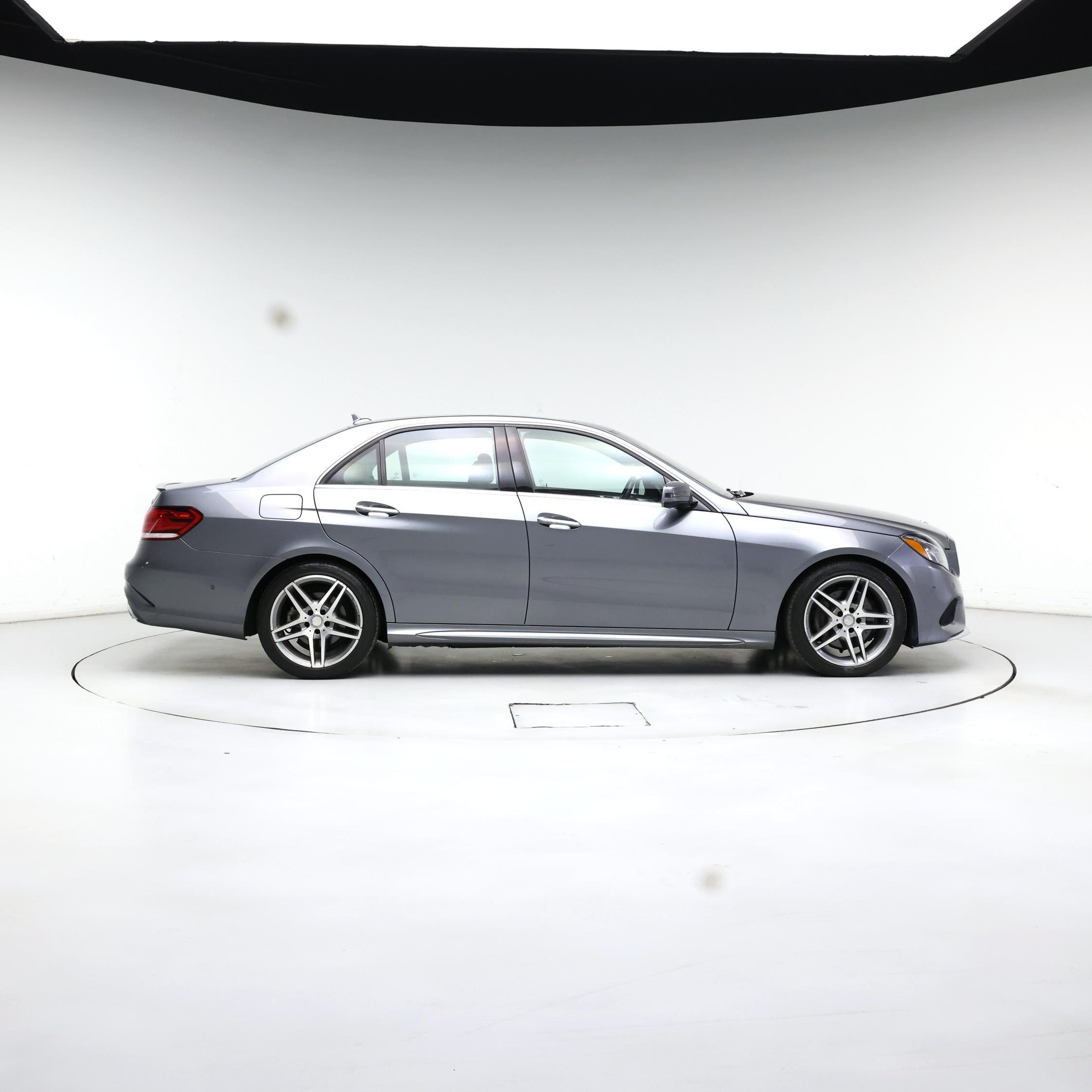 Thumbnail: 2016 Mercedes-Benz E-Class - 7