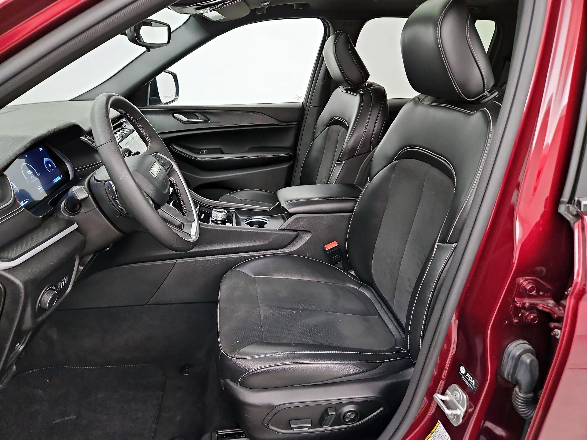 Thumbnail: 2024 Jeep Grand Cherokee - 11