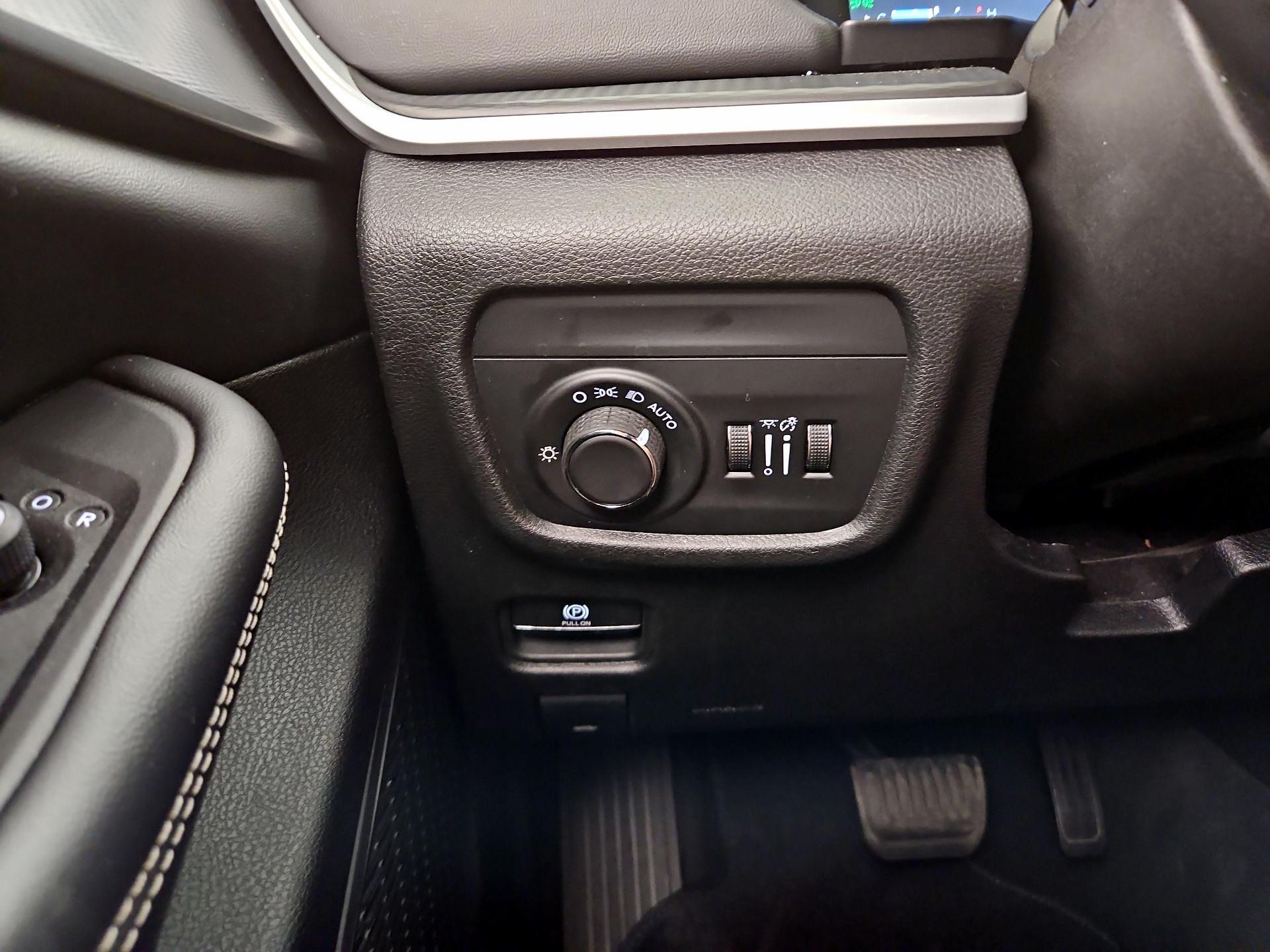 Thumbnail: 2024 Jeep Grand Cherokee - 13