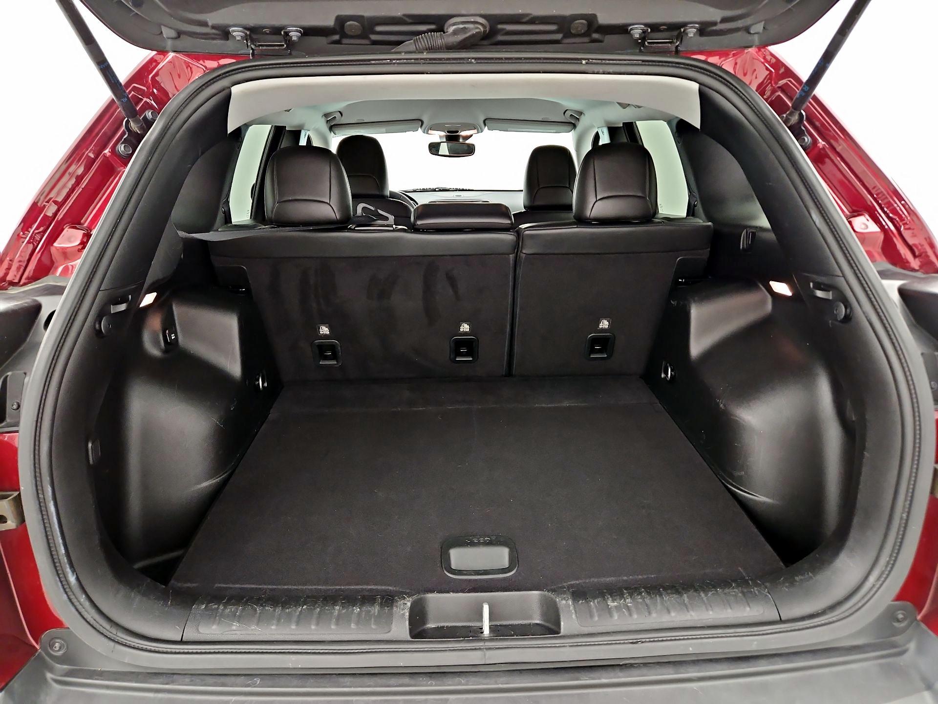 Thumbnail: 2021 Jeep Cherokee - 20