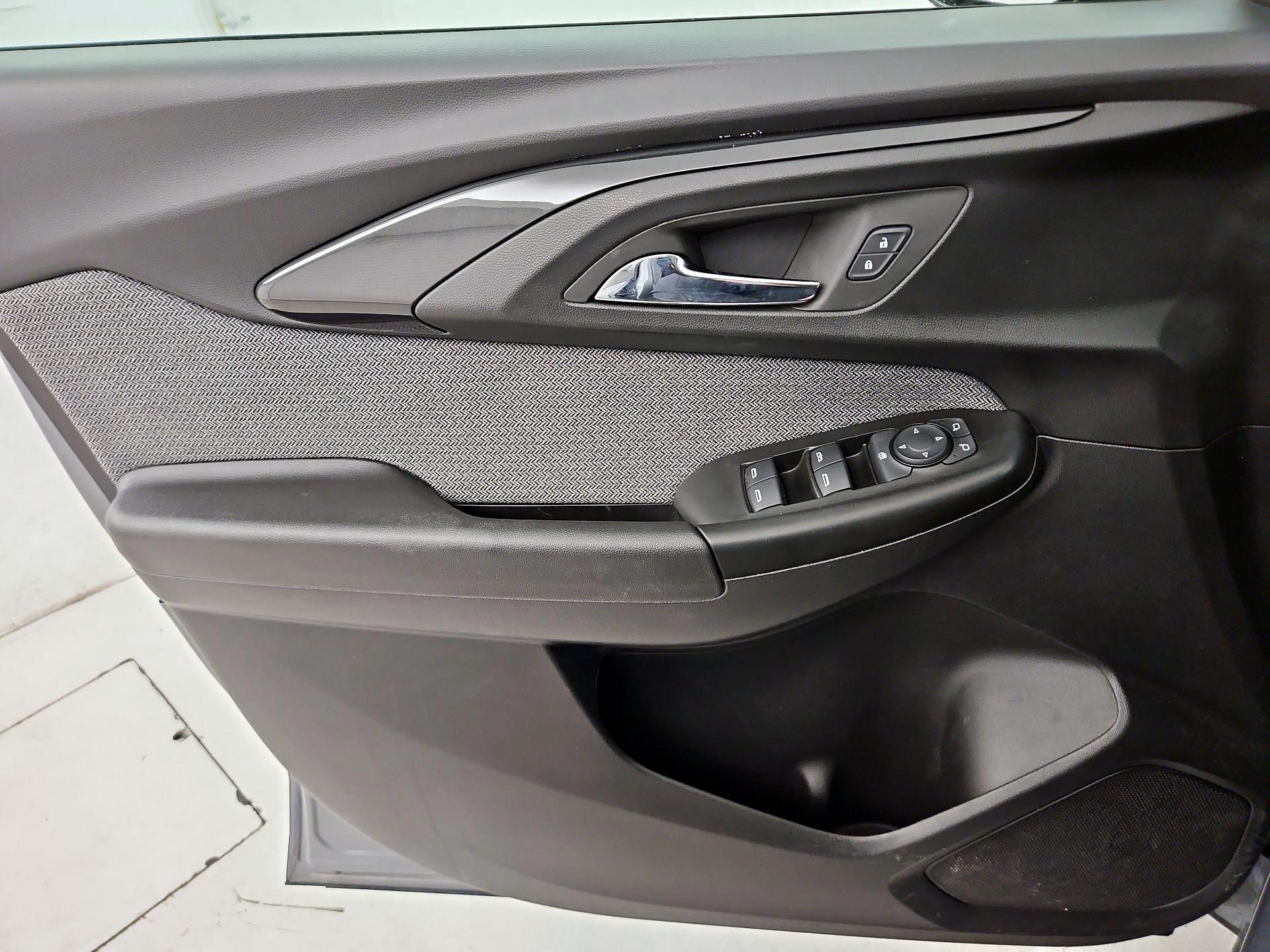 Thumbnail: 2023 Chevrolet TrailBlazer - 12