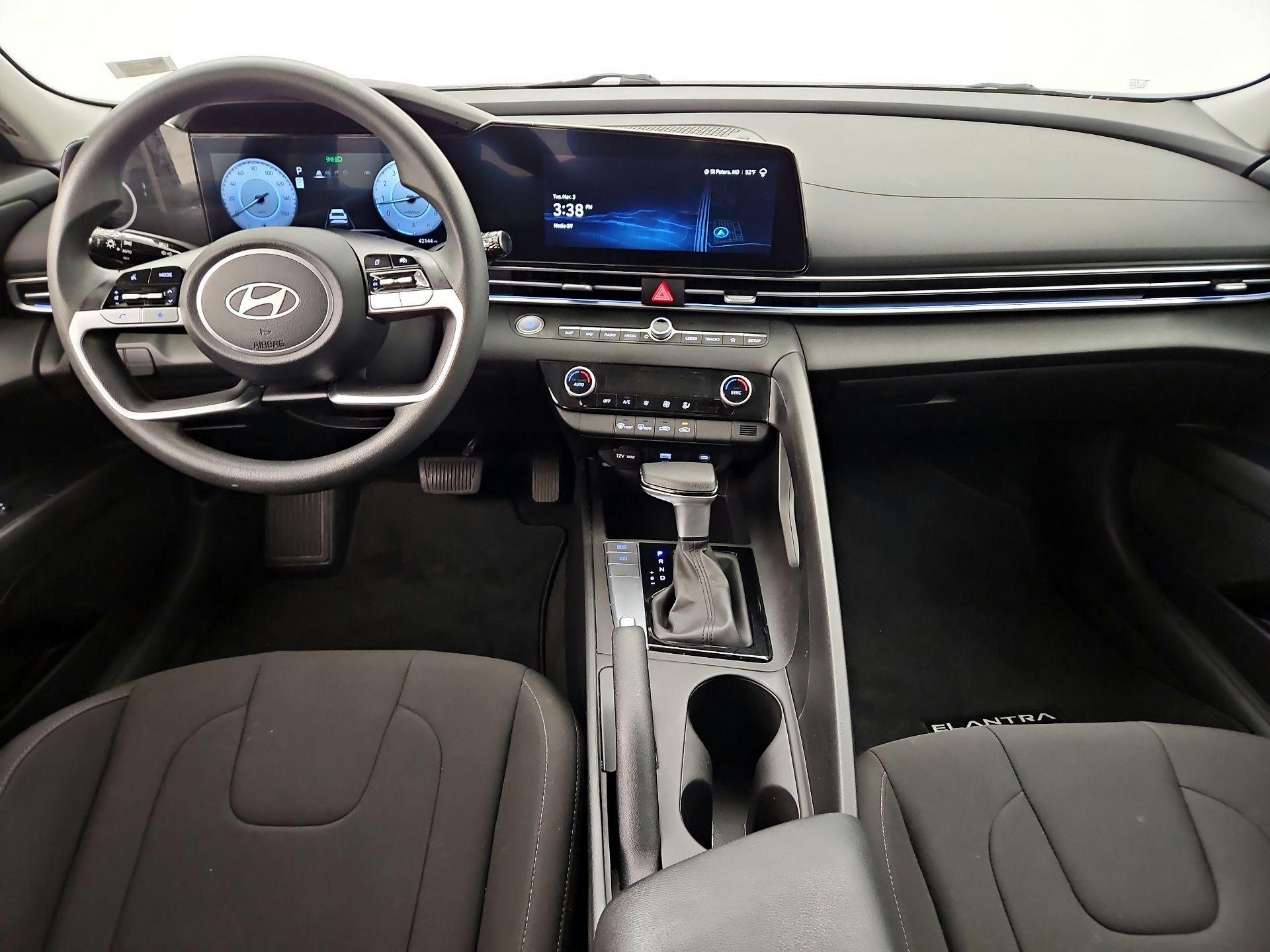 Thumbnail: 2024 Hyundai Elantra - 9