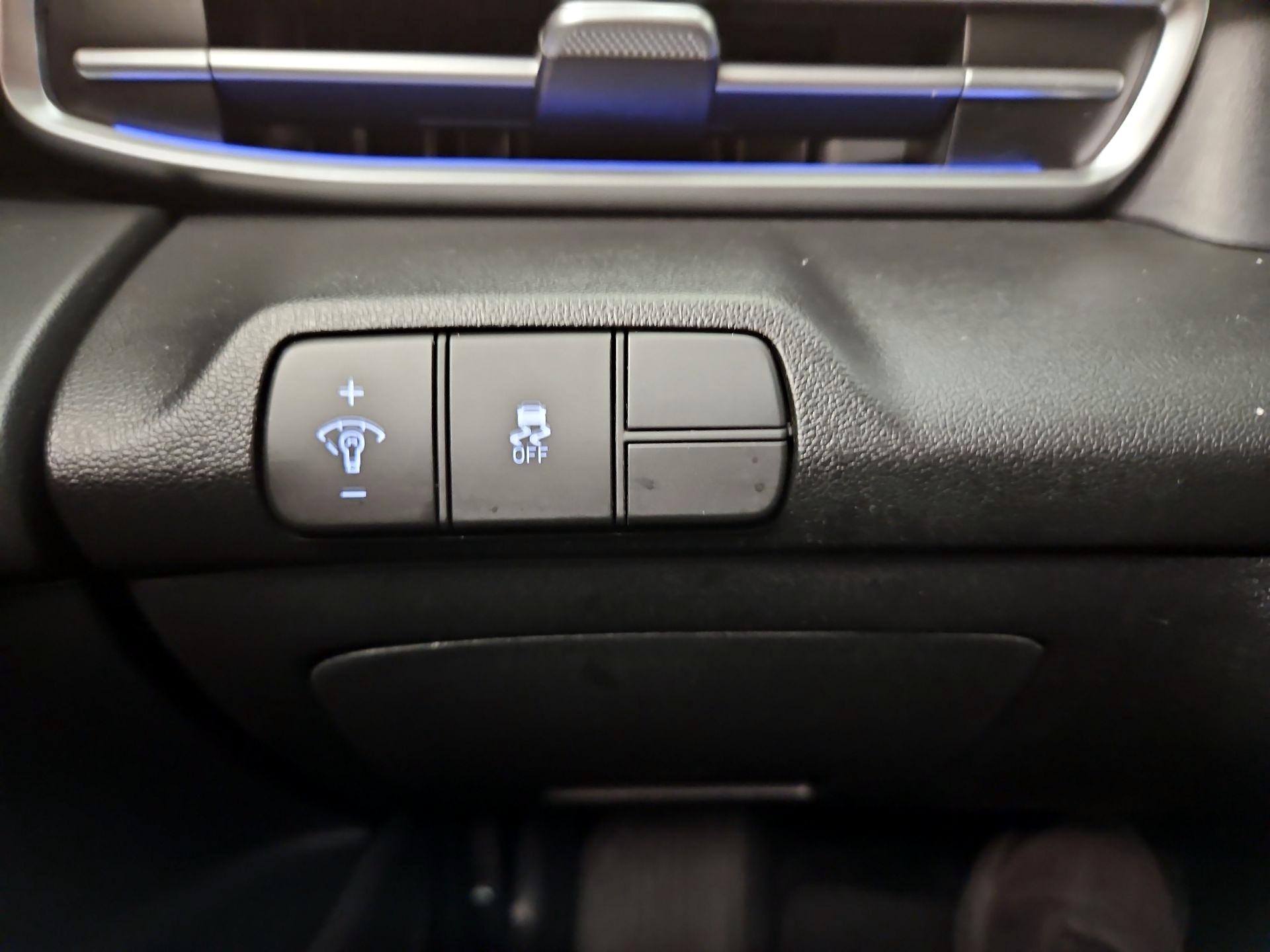 Thumbnail: 2024 Hyundai Elantra - 13