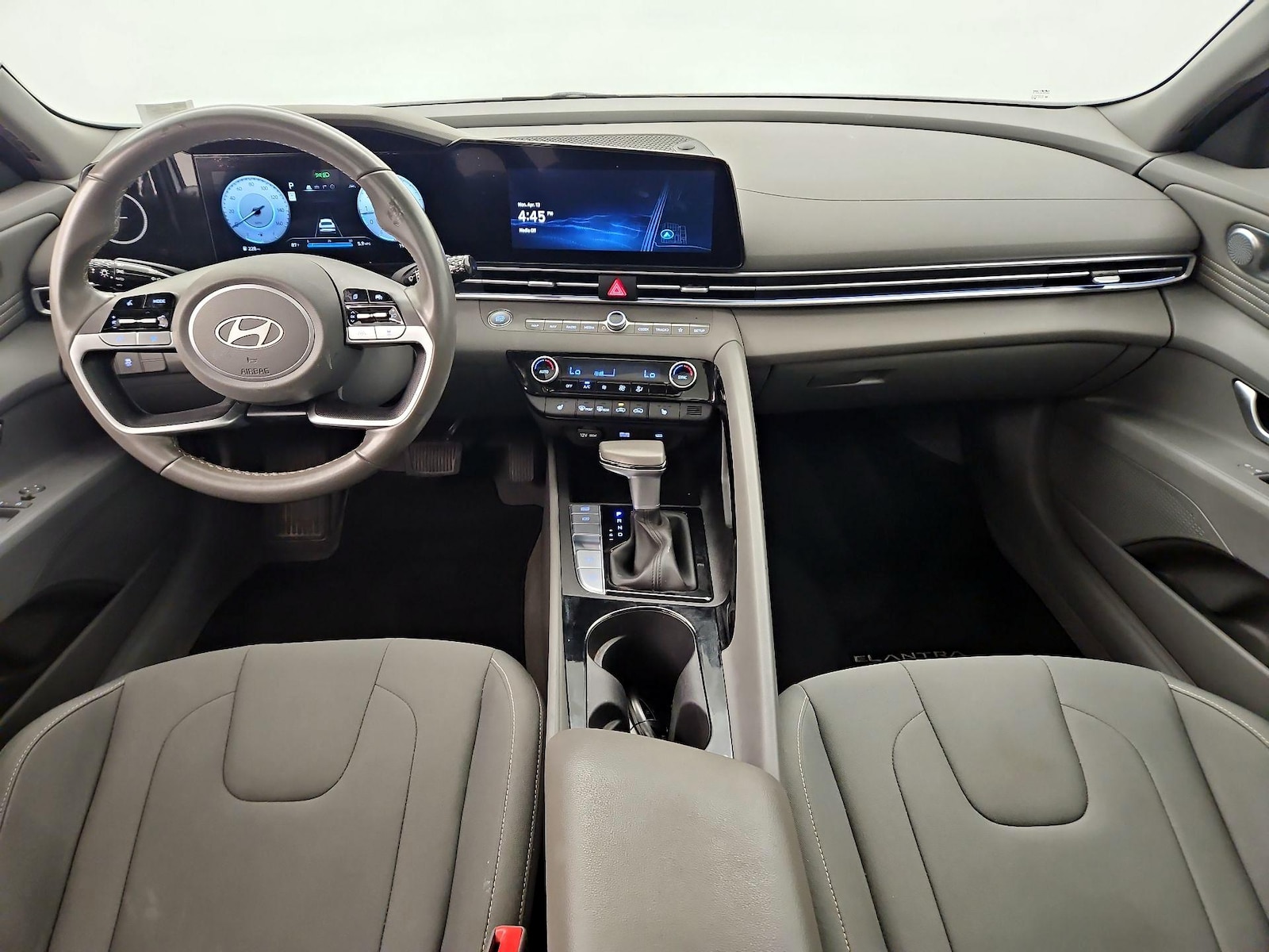 2025 Hyundai Elantra SEL - Photo 10