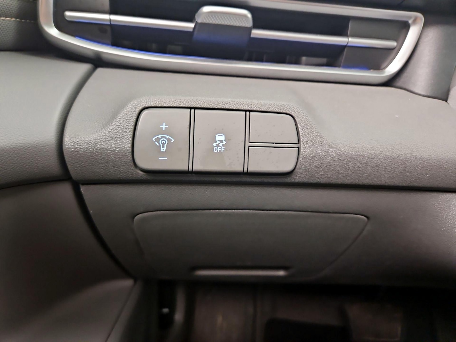 2025 Hyundai Elantra SEL - Photo 14