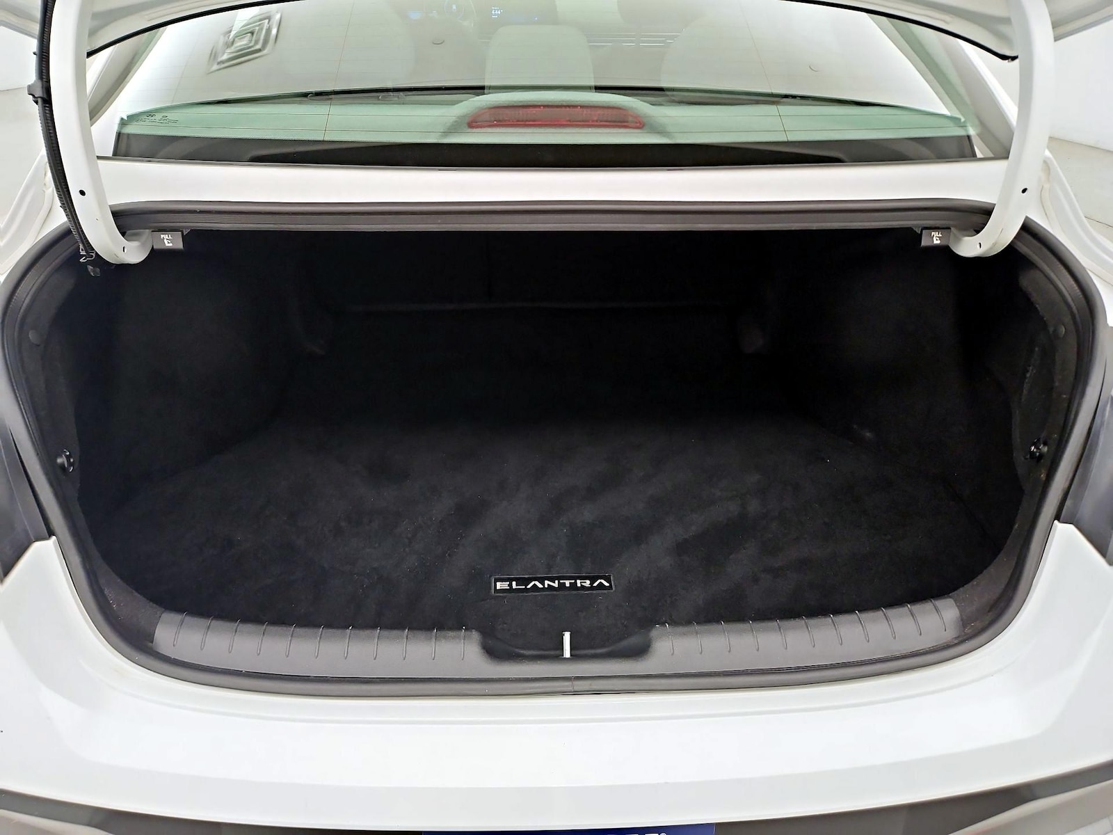 2025 Hyundai Elantra SEL - Photo 23