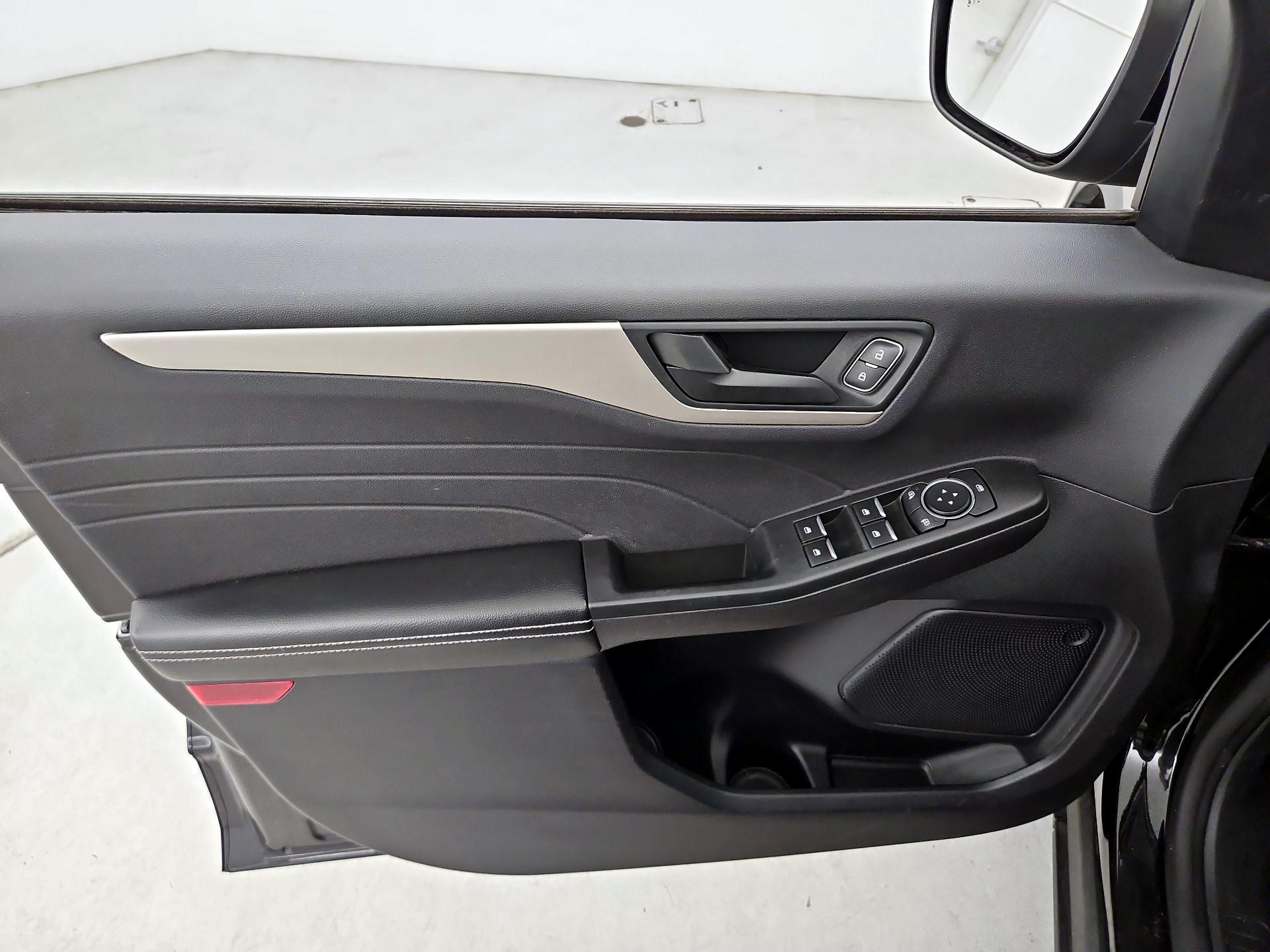 Thumbnail: 2022 Ford Escape - 12