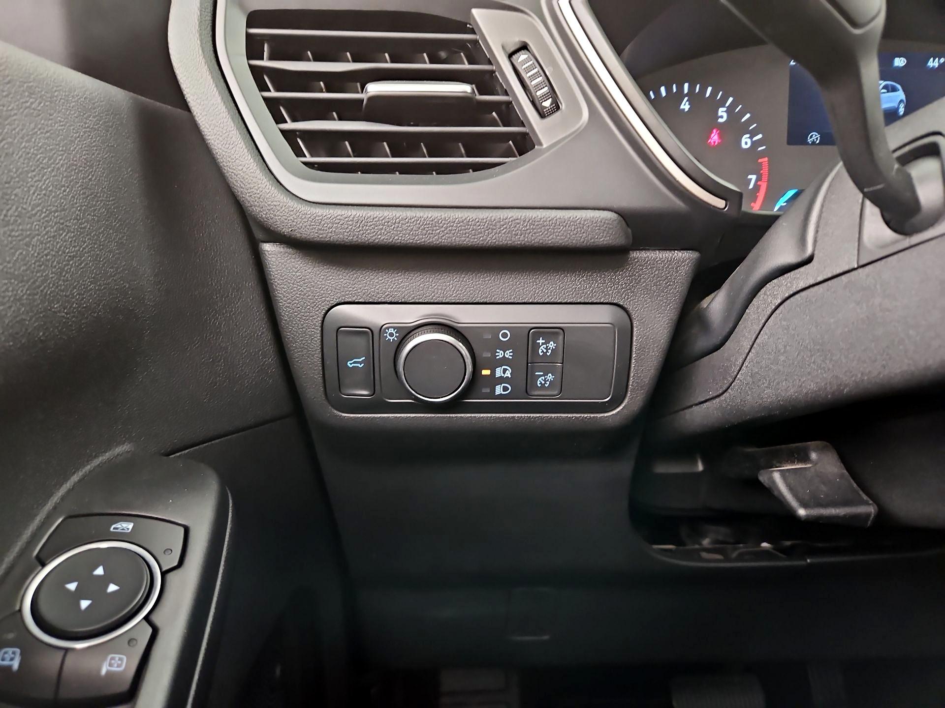 Thumbnail: 2022 Ford Escape - 13