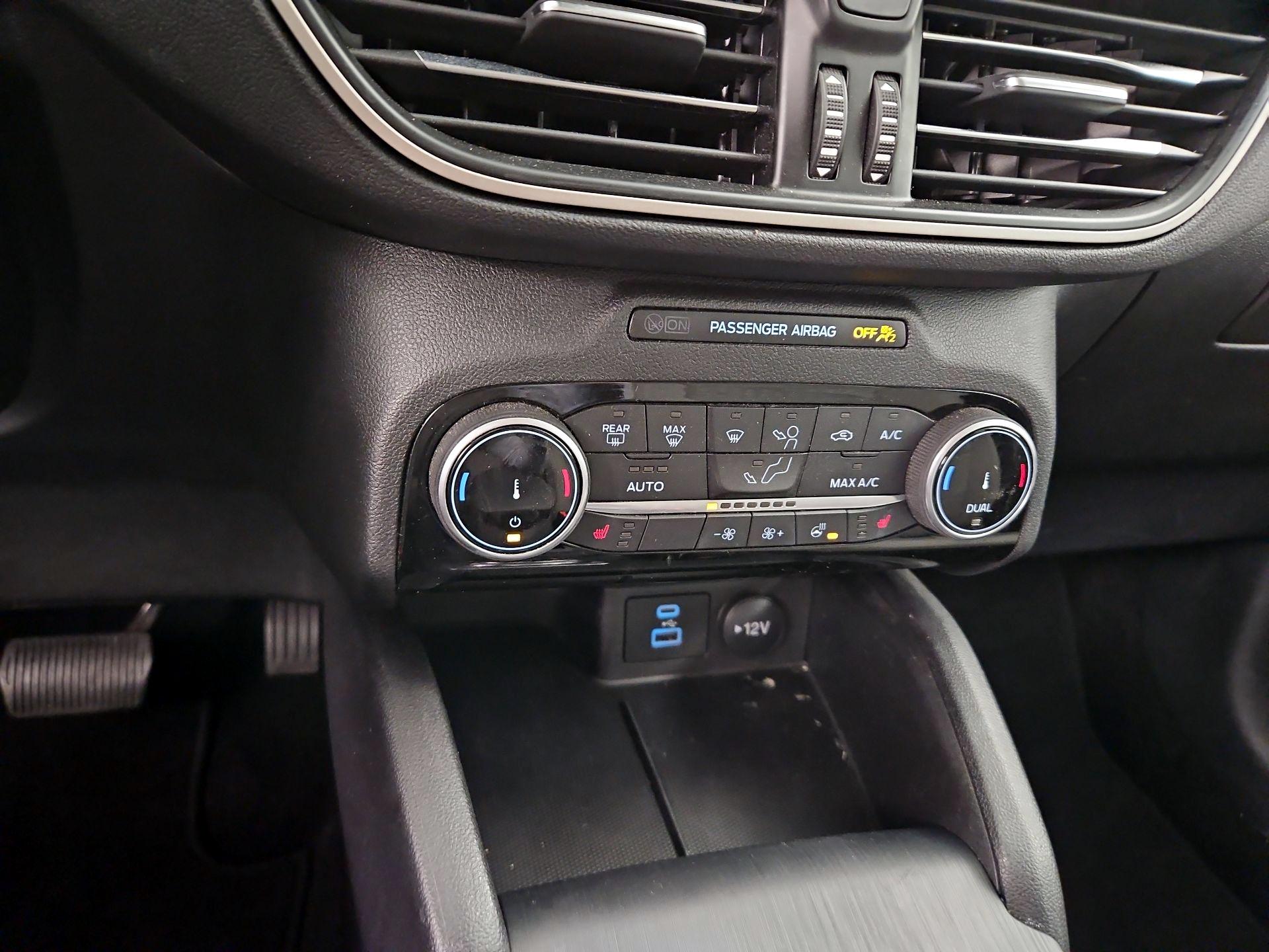 Thumbnail: 2022 Ford Escape - 16