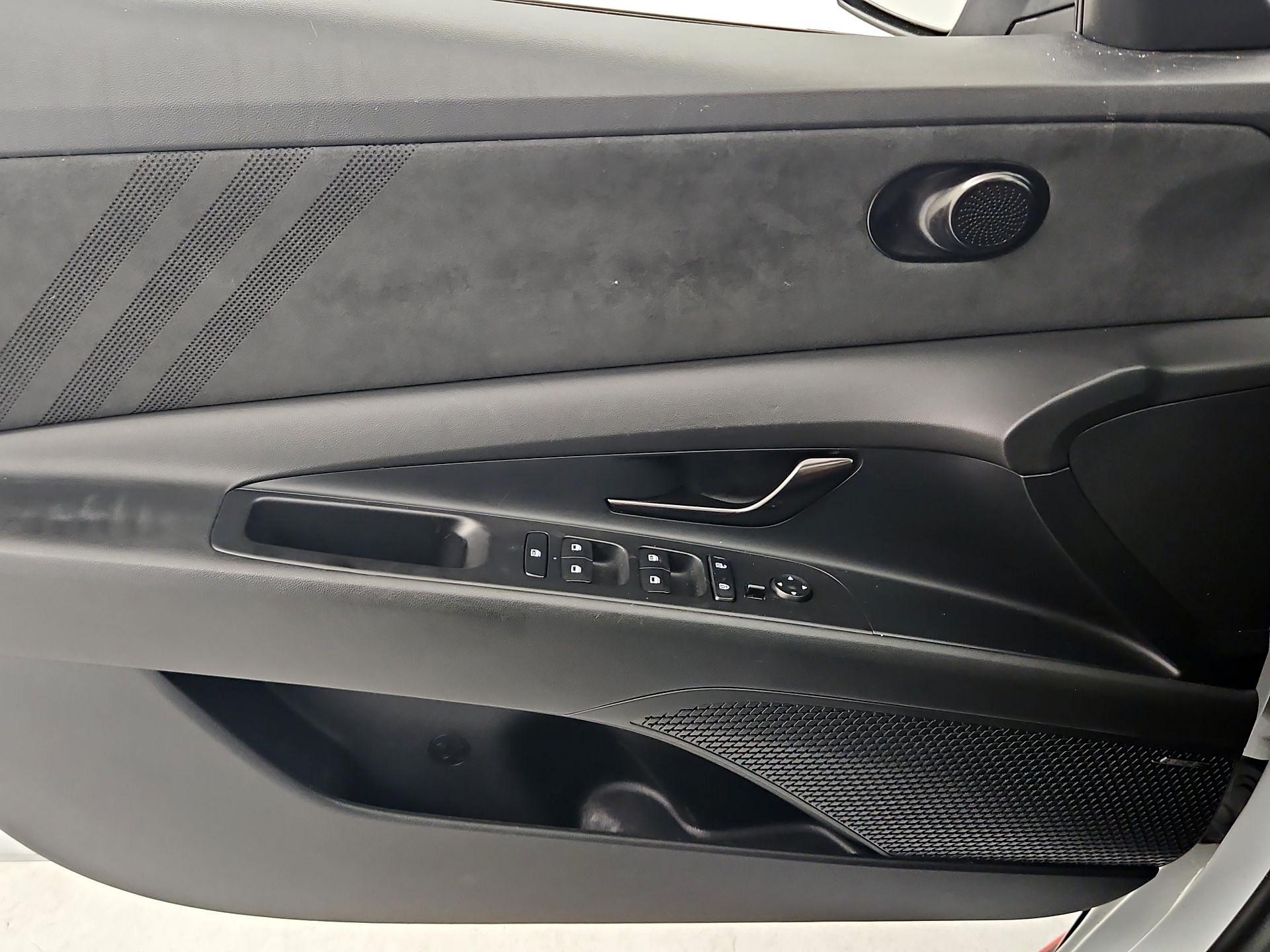 Thumbnail: 2023 Hyundai Elantra - 12
