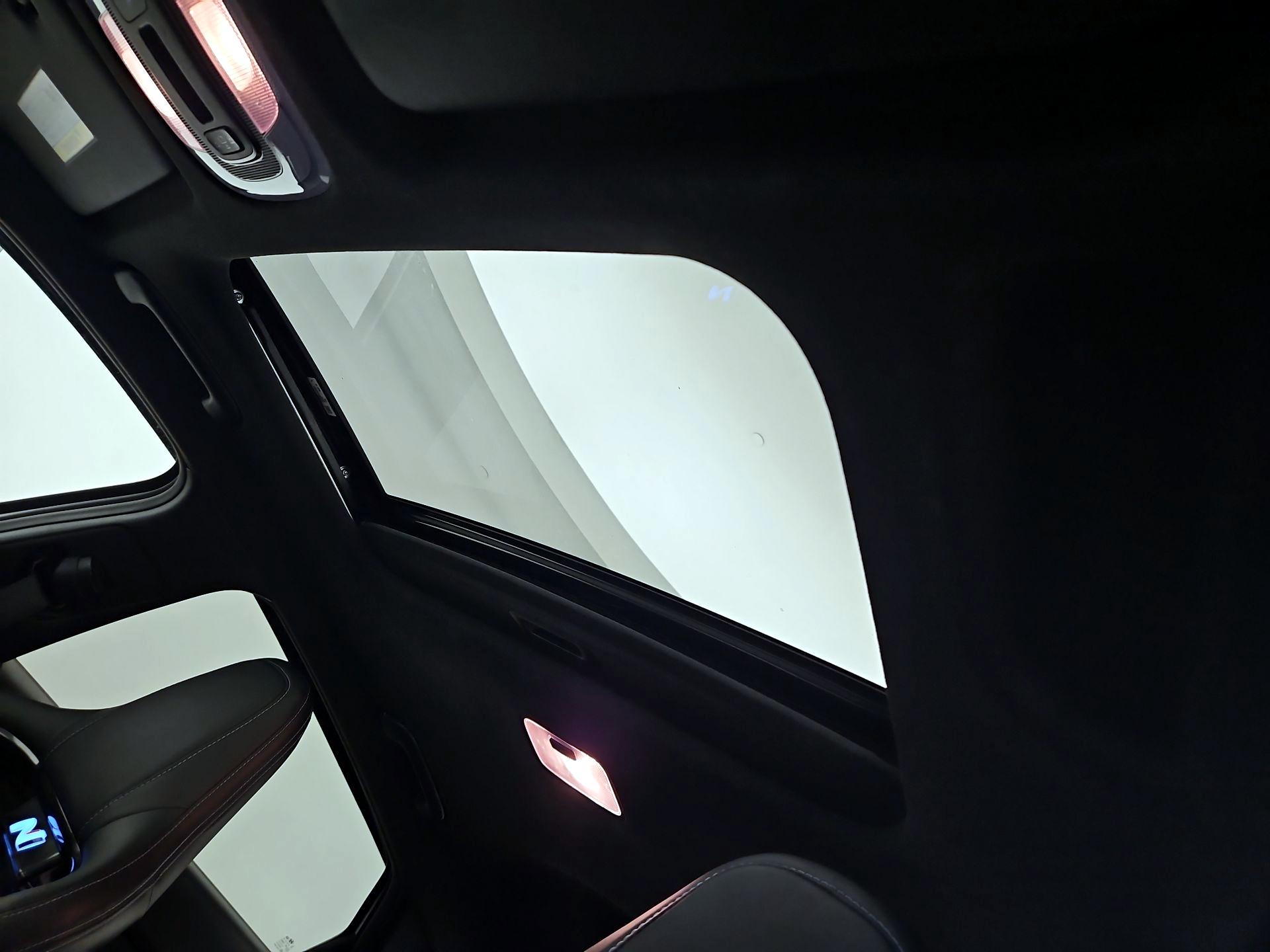 Thumbnail: 2023 Hyundai Elantra - 20