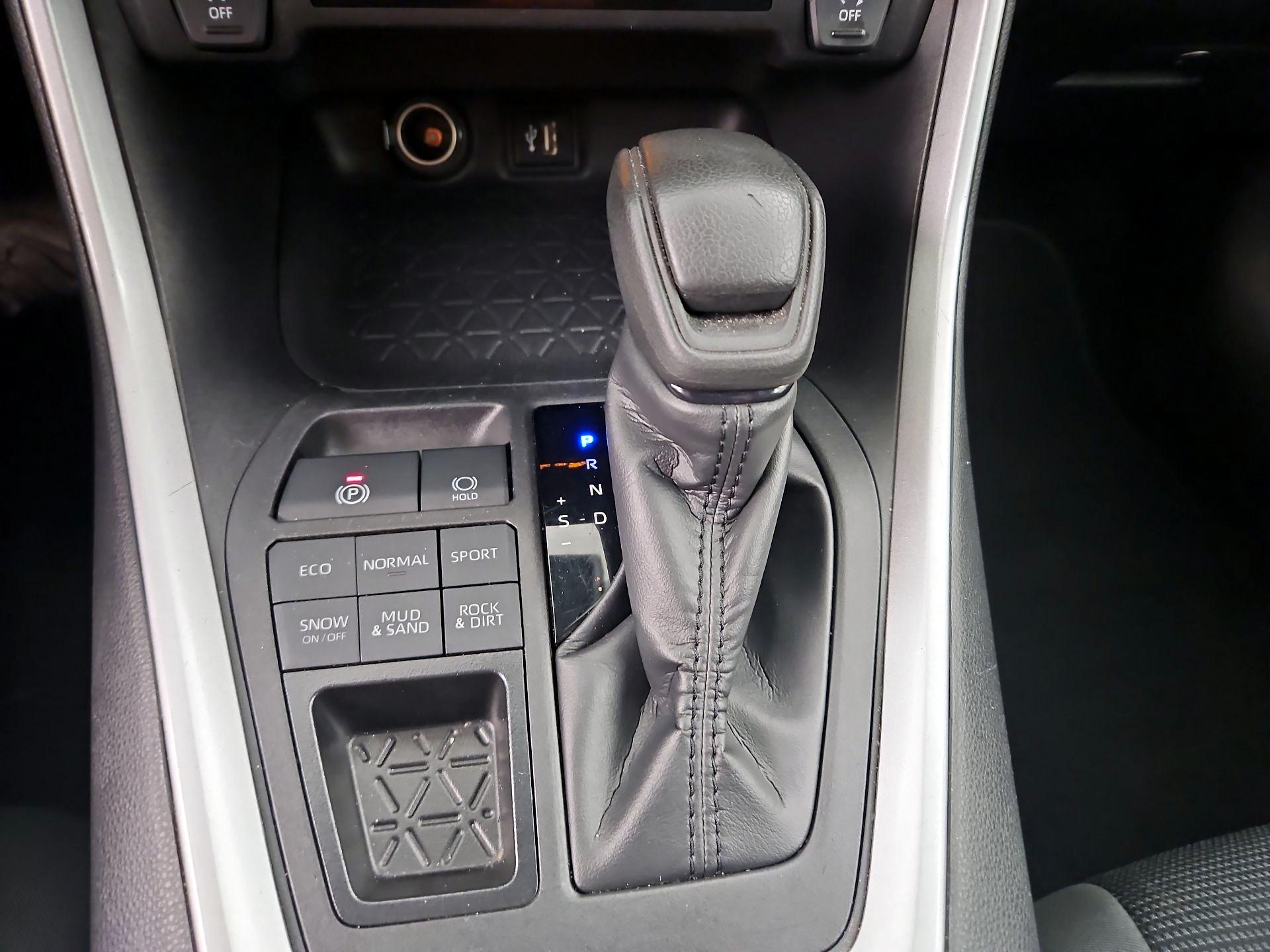 Thumbnail: 2024 Toyota RAV4 - 17